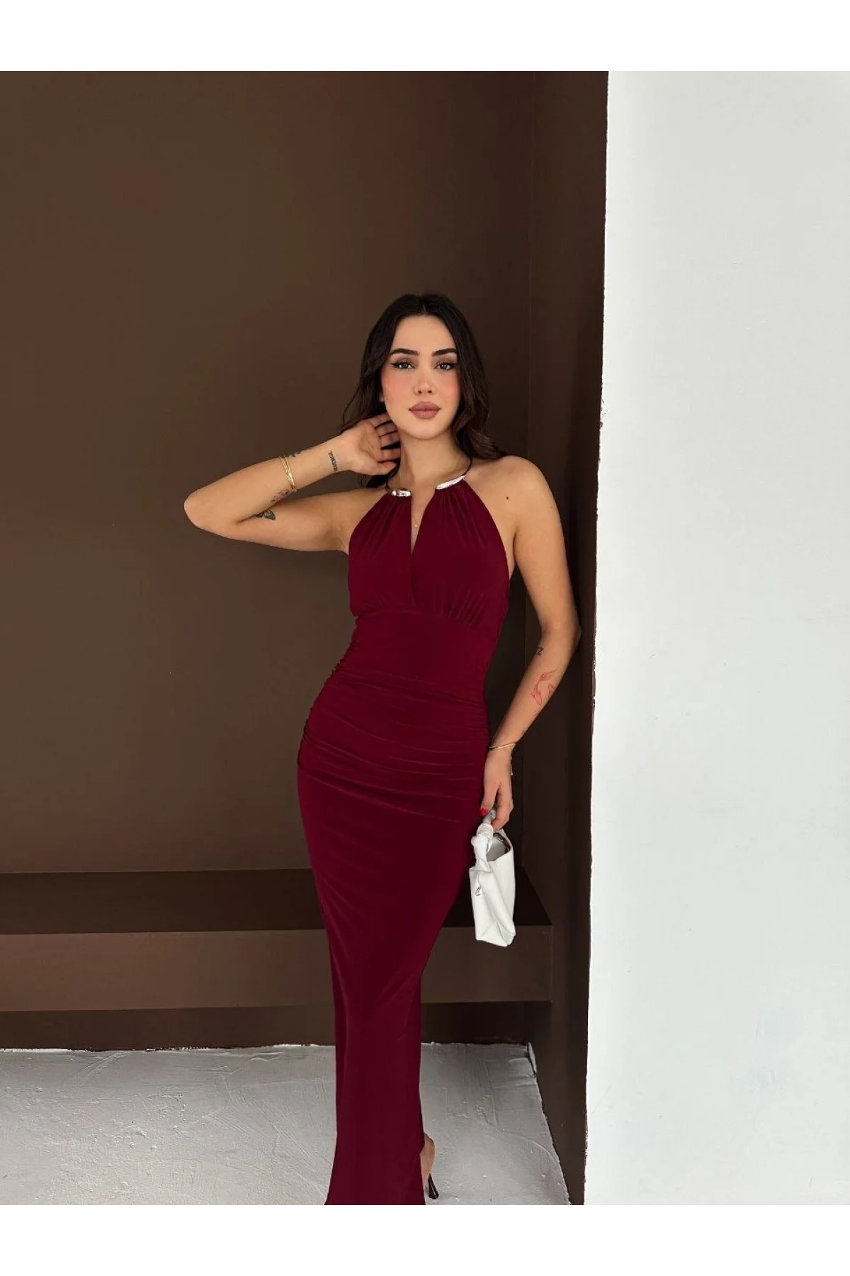 Kadın Uzun Abiye Elbise Yırtmaçlı Sırt Dekolteli Şık Gece Elbisesi - Bordo