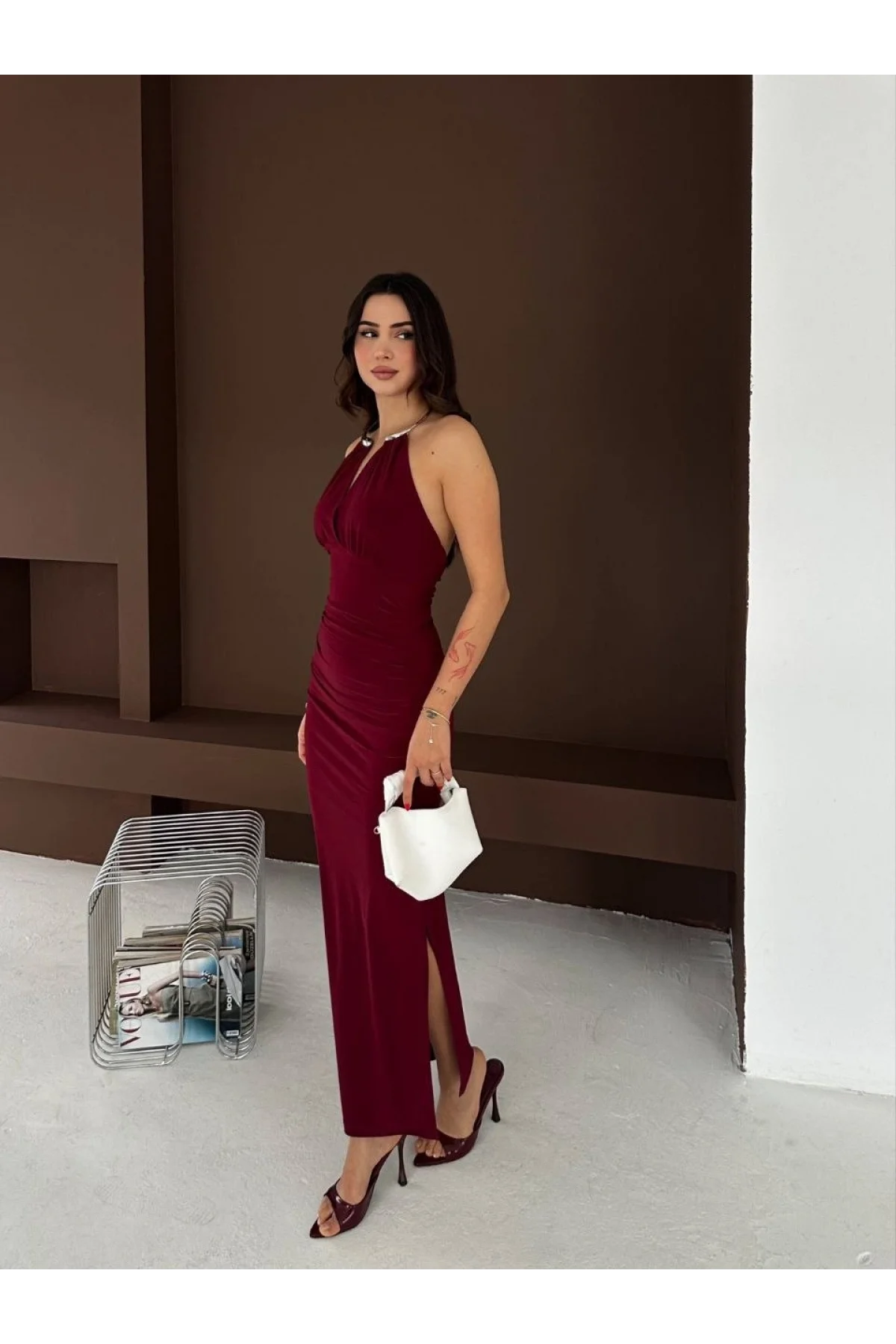Kadın Uzun Abiye Elbise Yırtmaçlı Sırt Dekolteli Şık Gece Elbisesi - Bordo