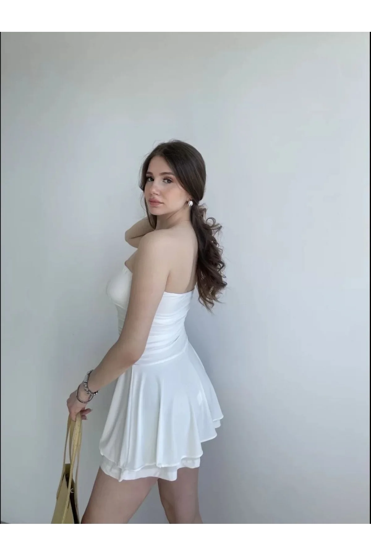 Kadın Straplez Mini Etek Görünümlü Şortlu Elbise Büzgülü Şık Yazlık - Beyaz