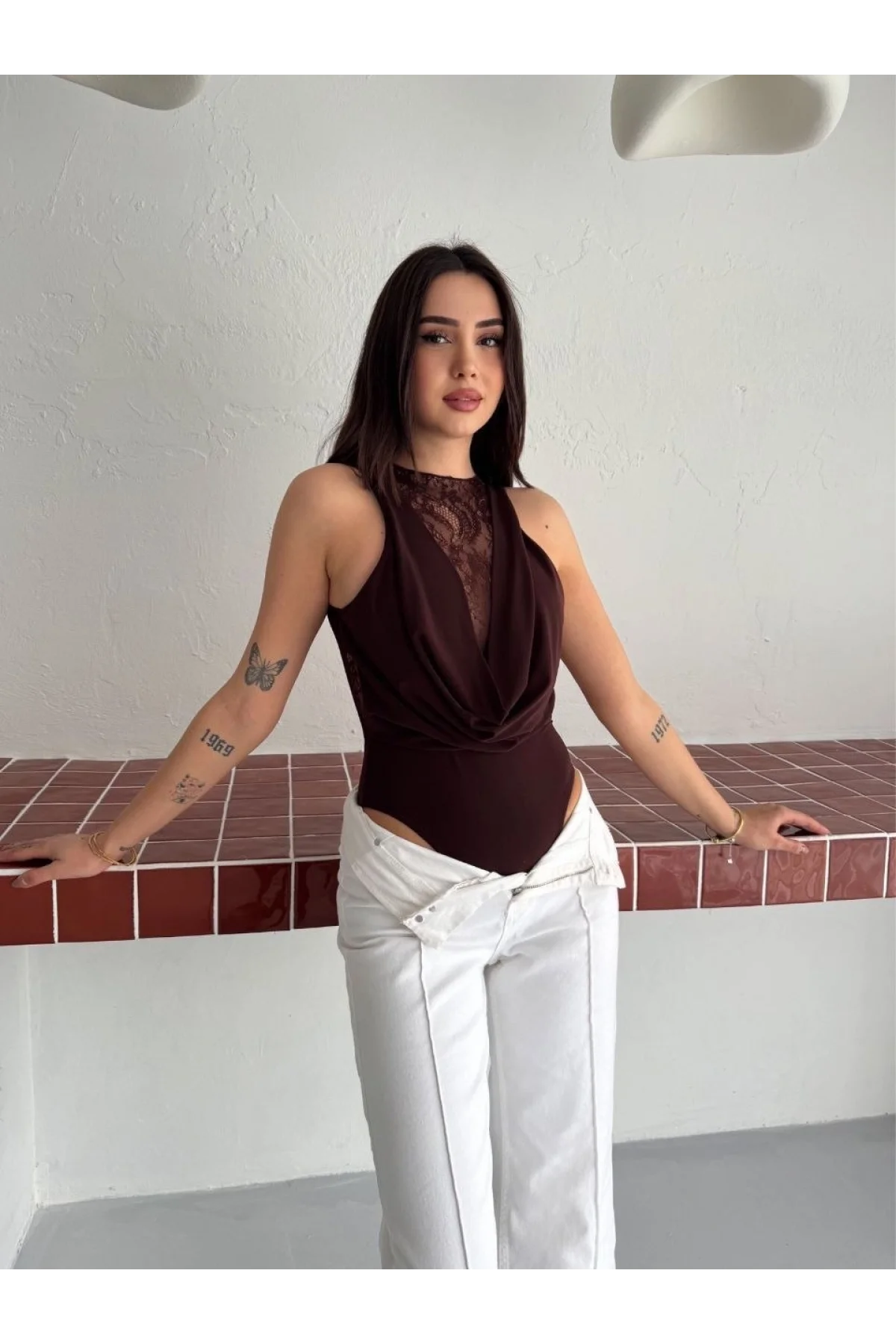 Kadın Dantel Detaylı Derin Dekolte Body Şık Kolsuz Yazlık Bodysuit - Kahvrenegi