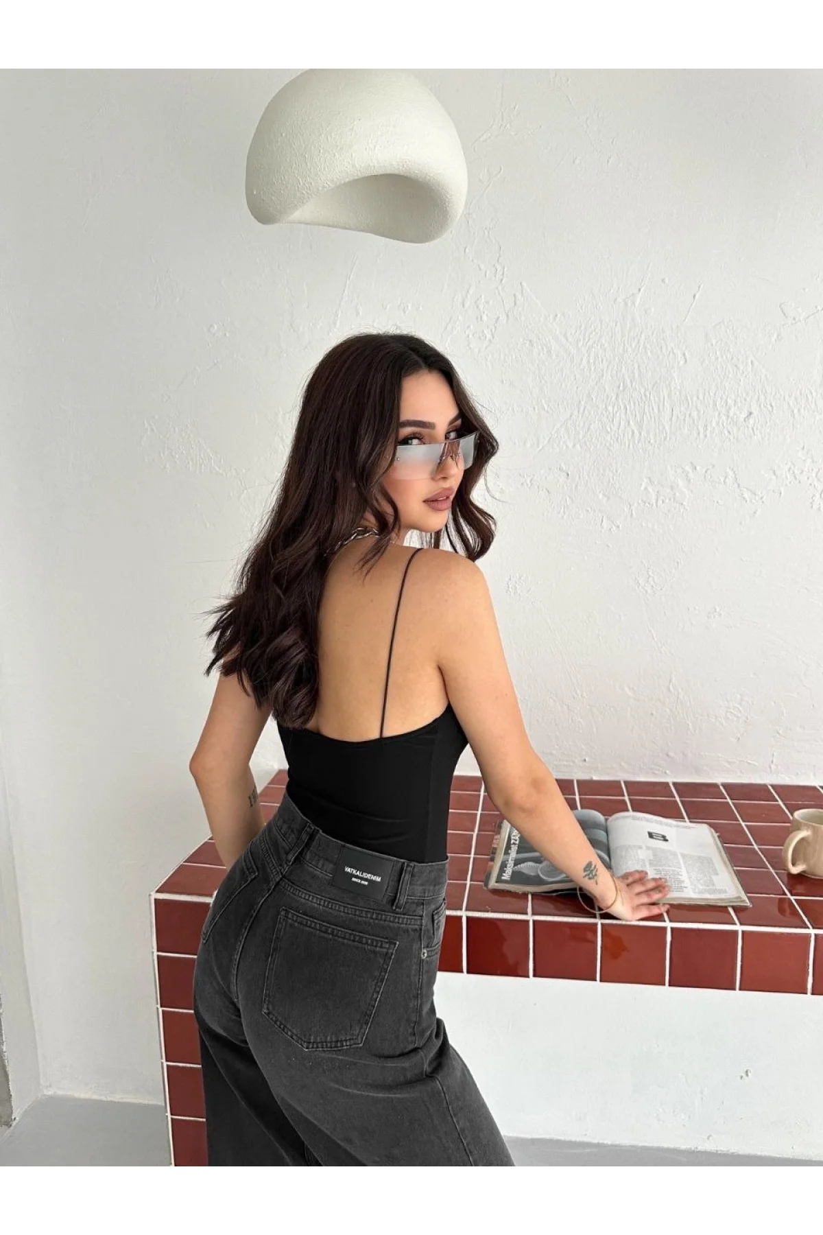 Kadın Derin Dekolte Askılı Body Sırt Dekolteli Şık Kolsuz Yazlık Bodysuit - Siyah