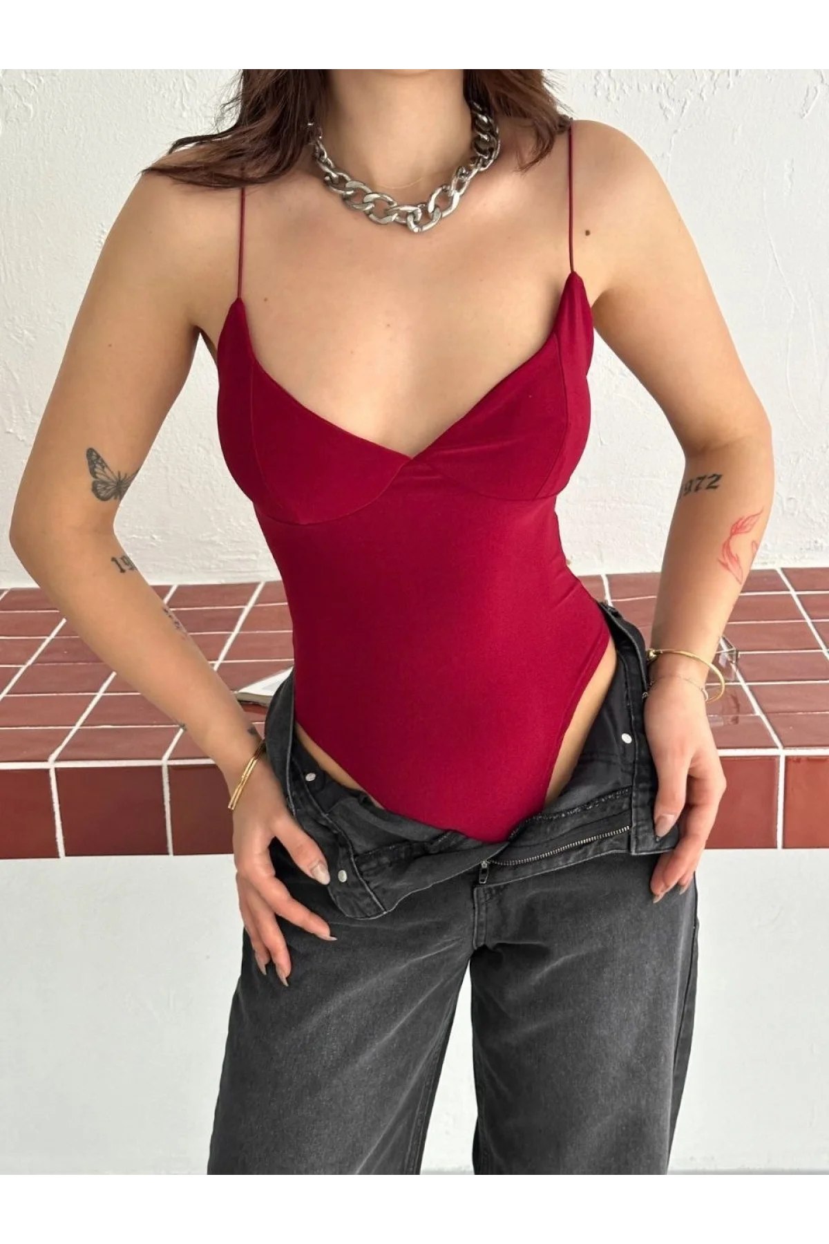 Kadın Derin Dekolte Askılı Body Sırt Dekolteli Şık Kolsuz Yazlık Bodysuit - Kırmızı