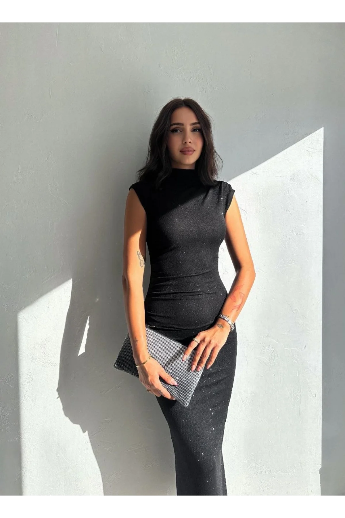 Kadın Likralı Simli Kumaş Yandan Yırtmaçlı Uzun Elbise Şık Kolsuz Abiye - Siyah