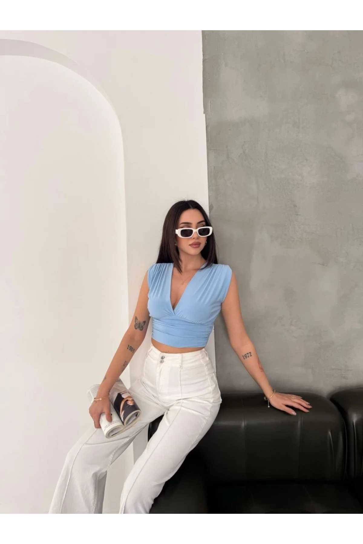 Kadın Vatkalı Kolsuz V Yaka Drapeli Crop Bluz Likralı Fit - Bebek Mavisi