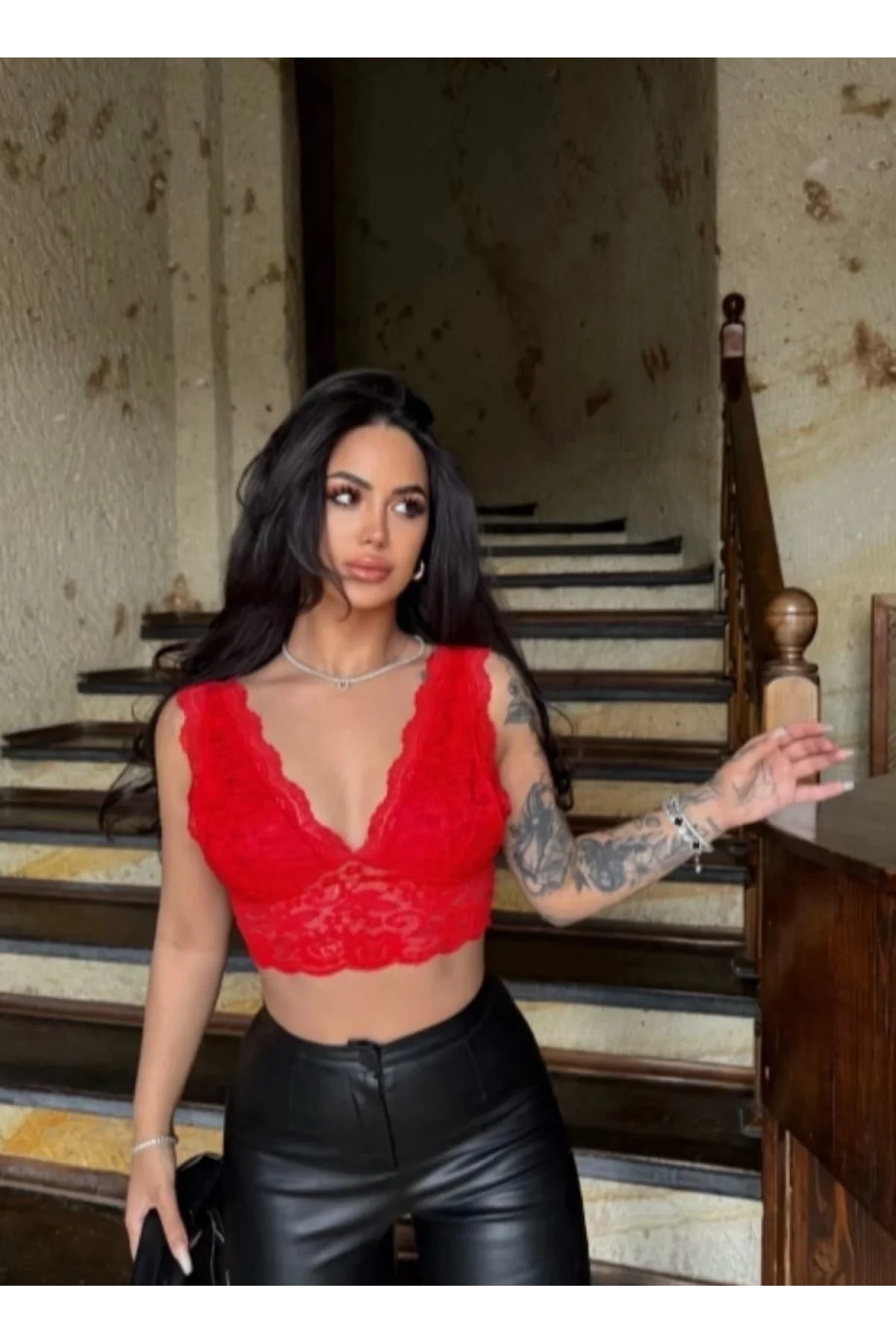 Kadın Dantel Bralet Crop Sütyen V Yaka Askılı Şık Esnek Rahat - Kırmızı