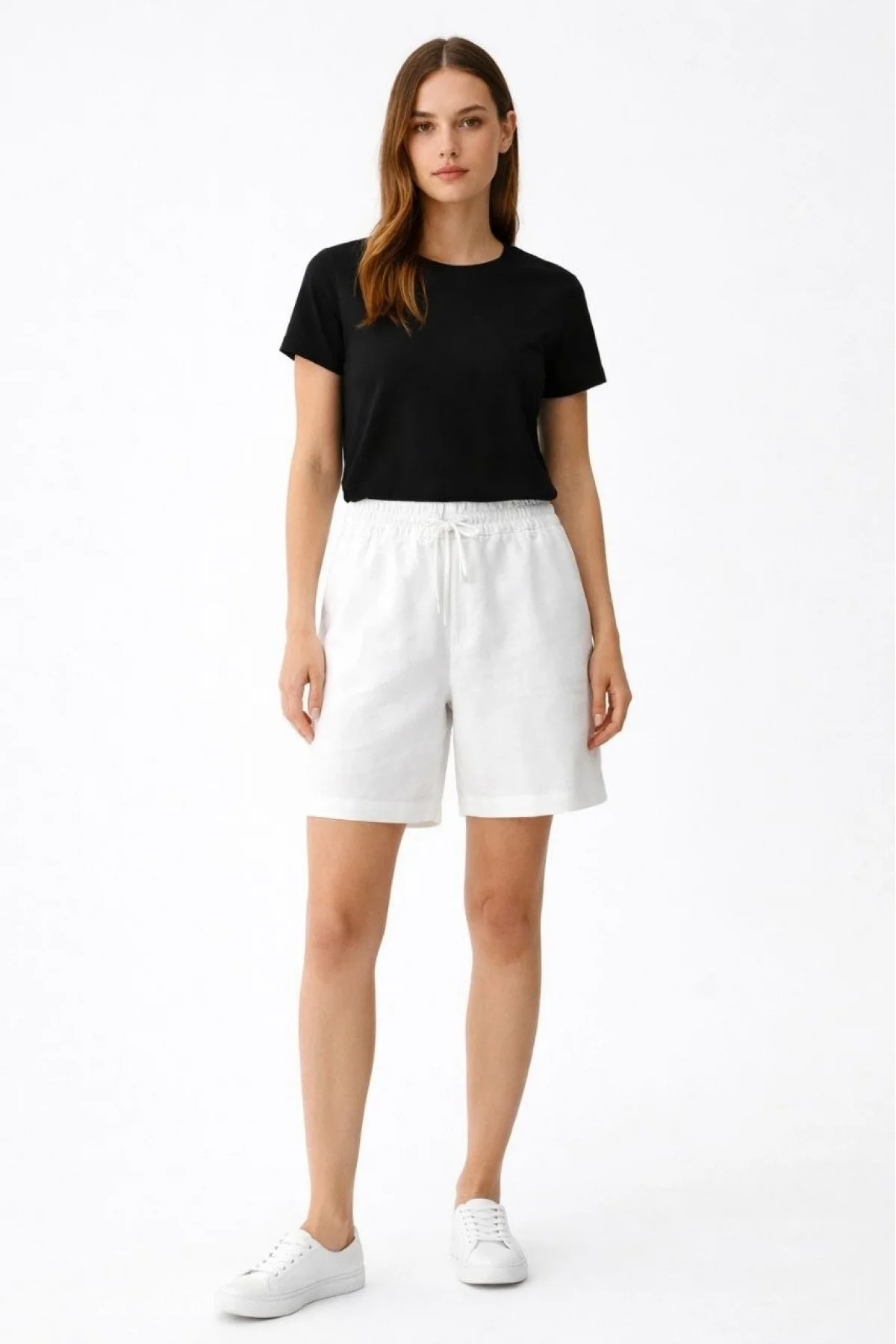 Kadın Keten Kumaş Cepli Rahat Kesim Bel Lastikli Şort - Beyaz