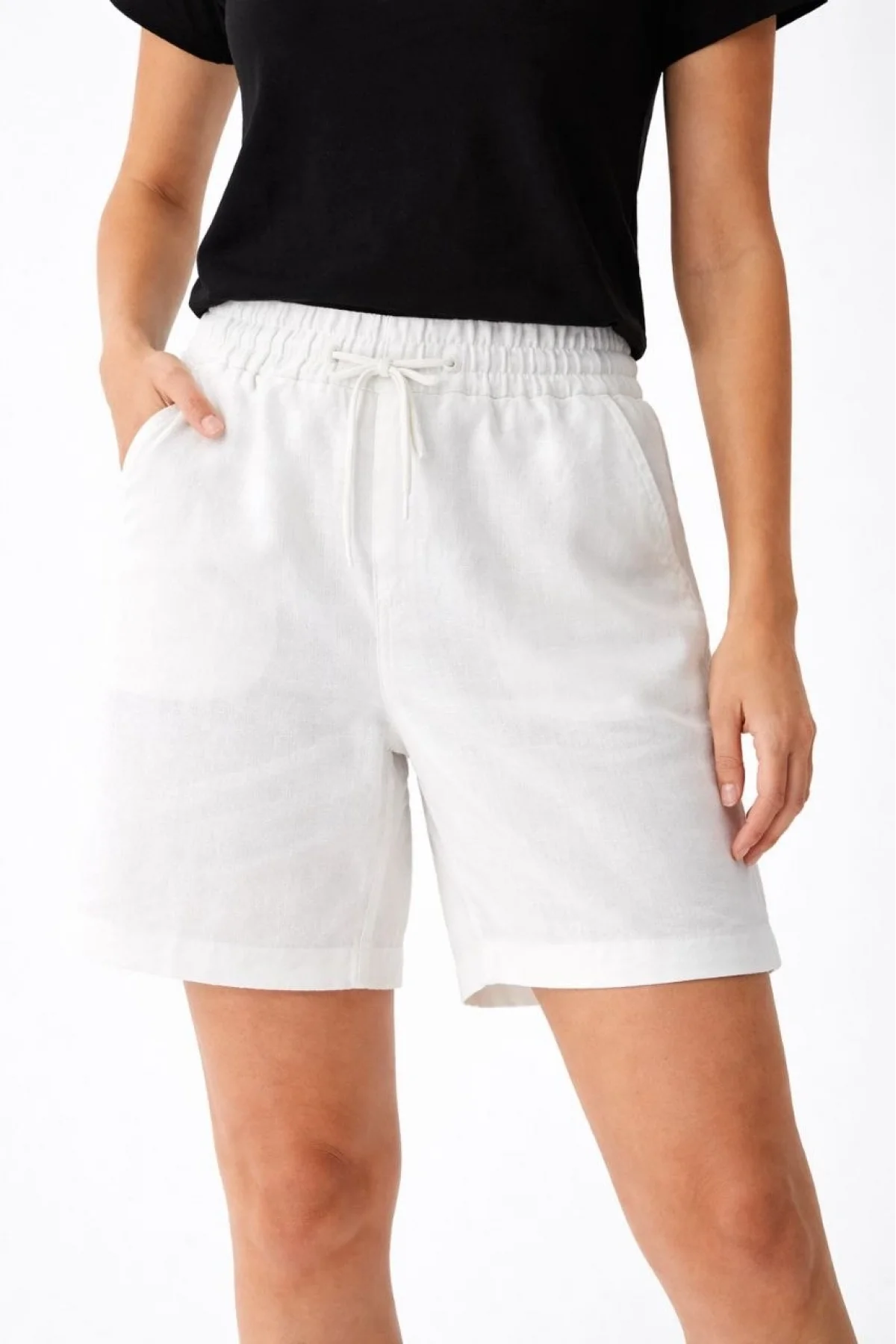 Kadın Keten Kumaş Cepli Rahat Kesim Bel Lastikli Şort - Beyaz