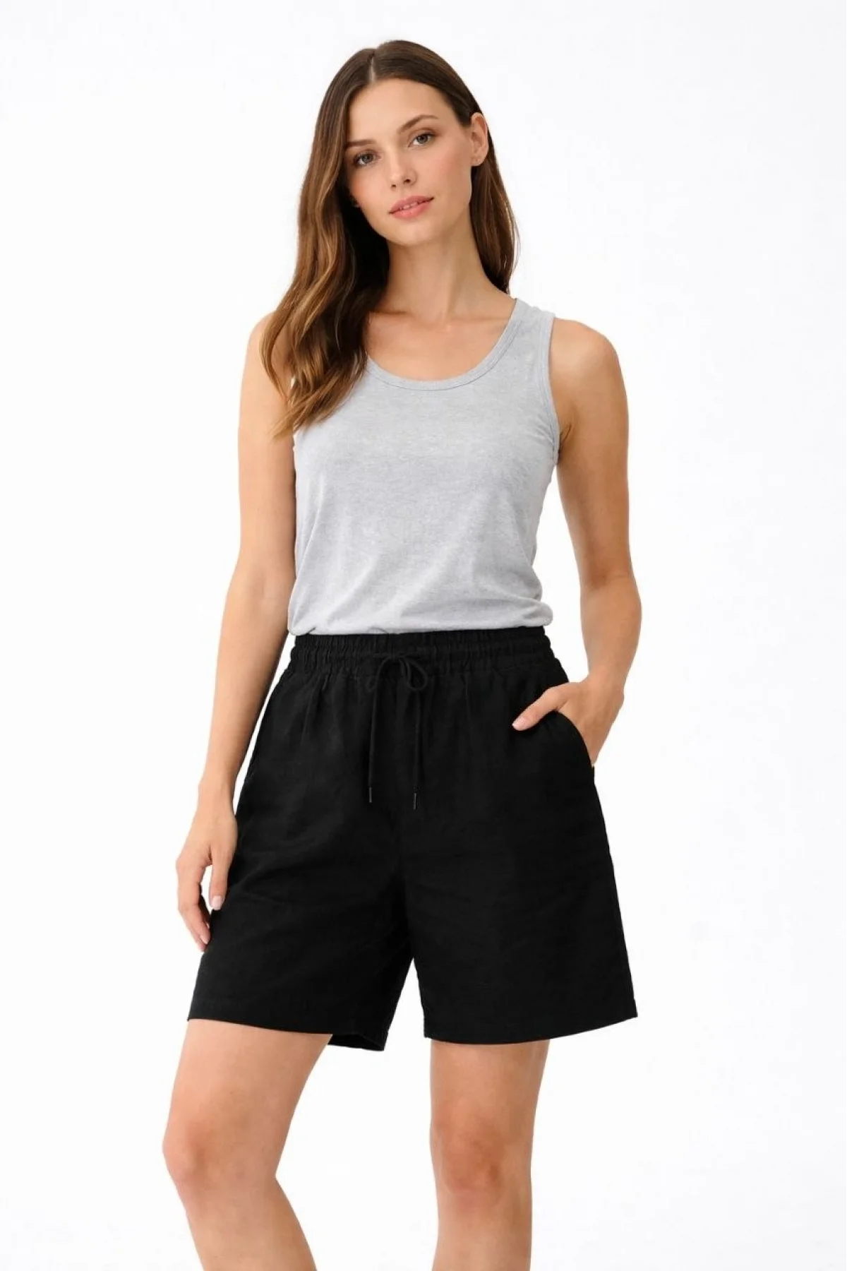 Kadın Keten Kumaş Cepli Rahat Kesim Bel Lastikli Şort - Siyah