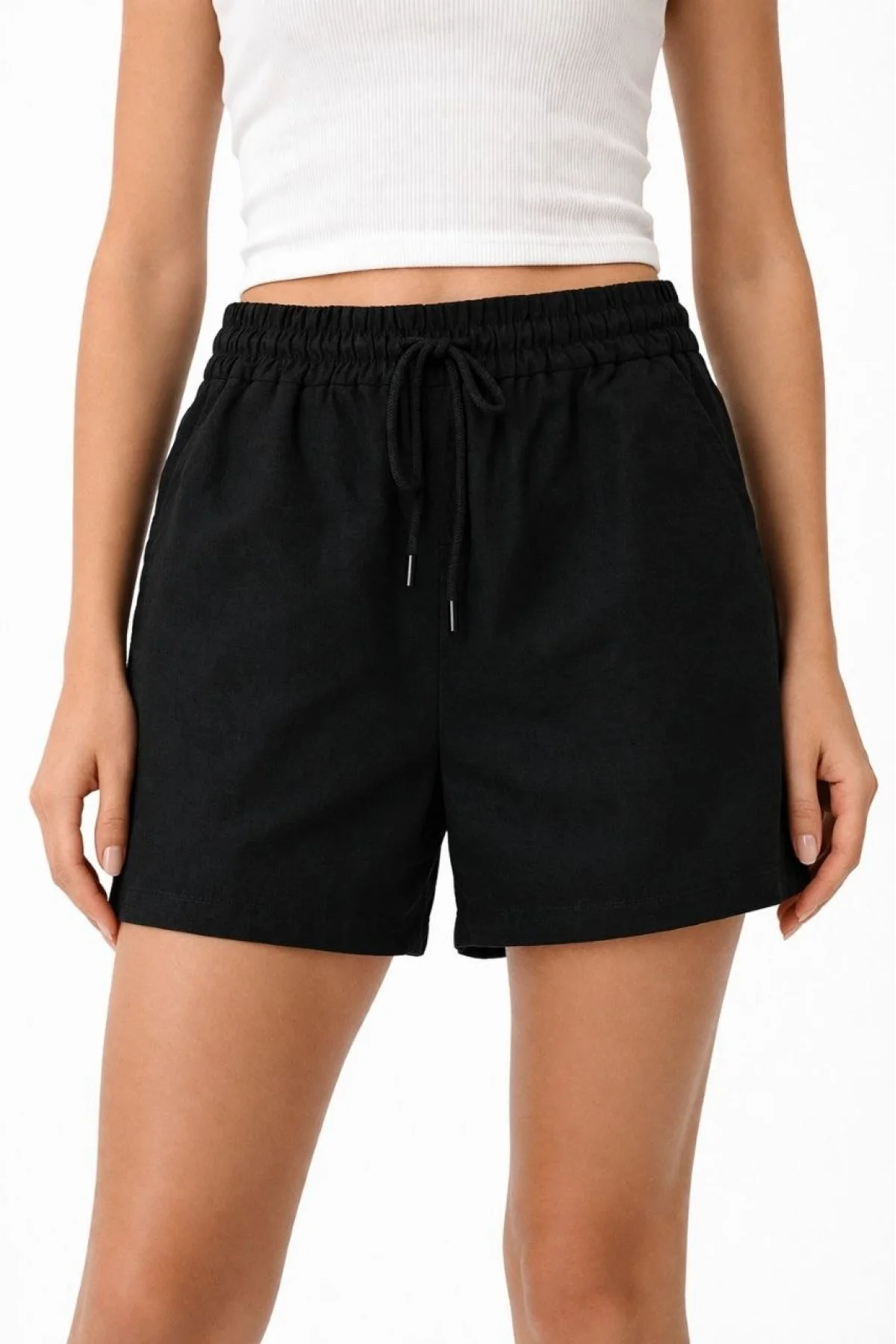 Kadın Keten Kumaş Cepli Rahat Kesim Bel Lastikli Şort - Siyah