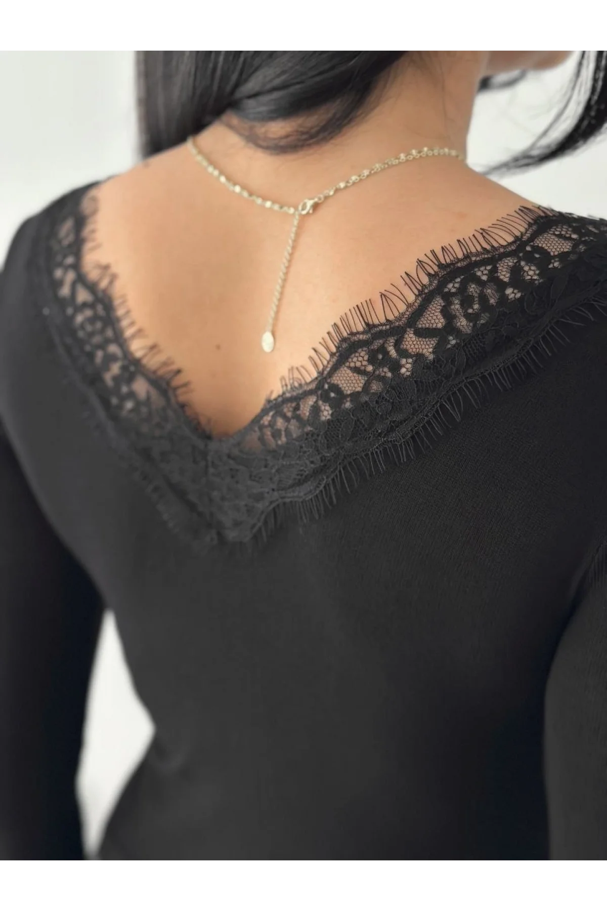 Kadın Dantel Detaylı V Yaka Arkası V Yaka Kaşmir Dokulu Uzun Kollu Bluz - Siyah