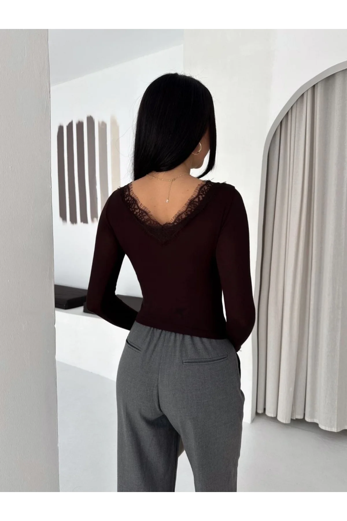 Kadın Dantel Detaylı V Yaka Arkası V Yaka Kaşmir Dokulu Uzun Kollu Bluz - Vişne Çürüğü