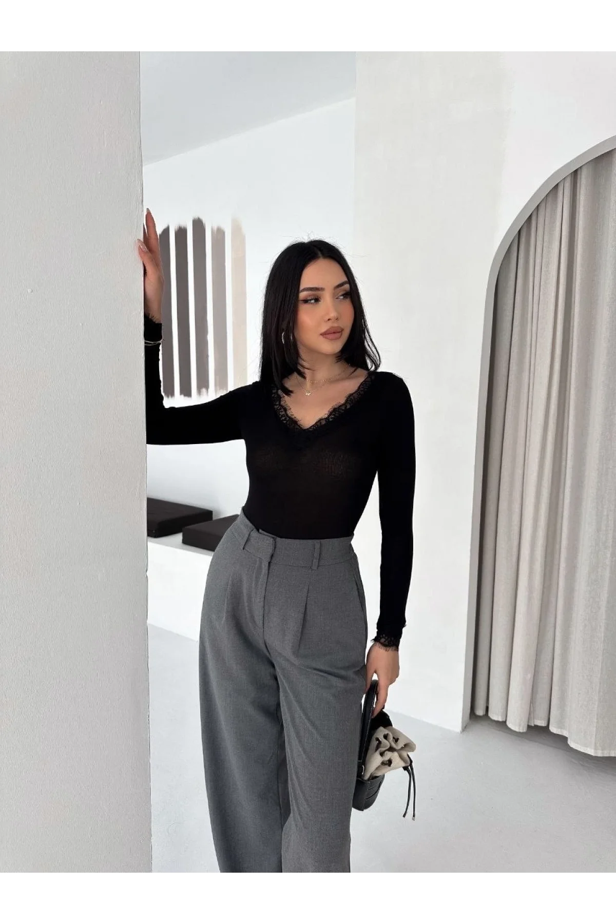 Kadın Dantel Detaylı V Yaka Arkası V Yaka Kaşmir Dokulu Uzun Kollu Bluz - Vişne Çürüğü