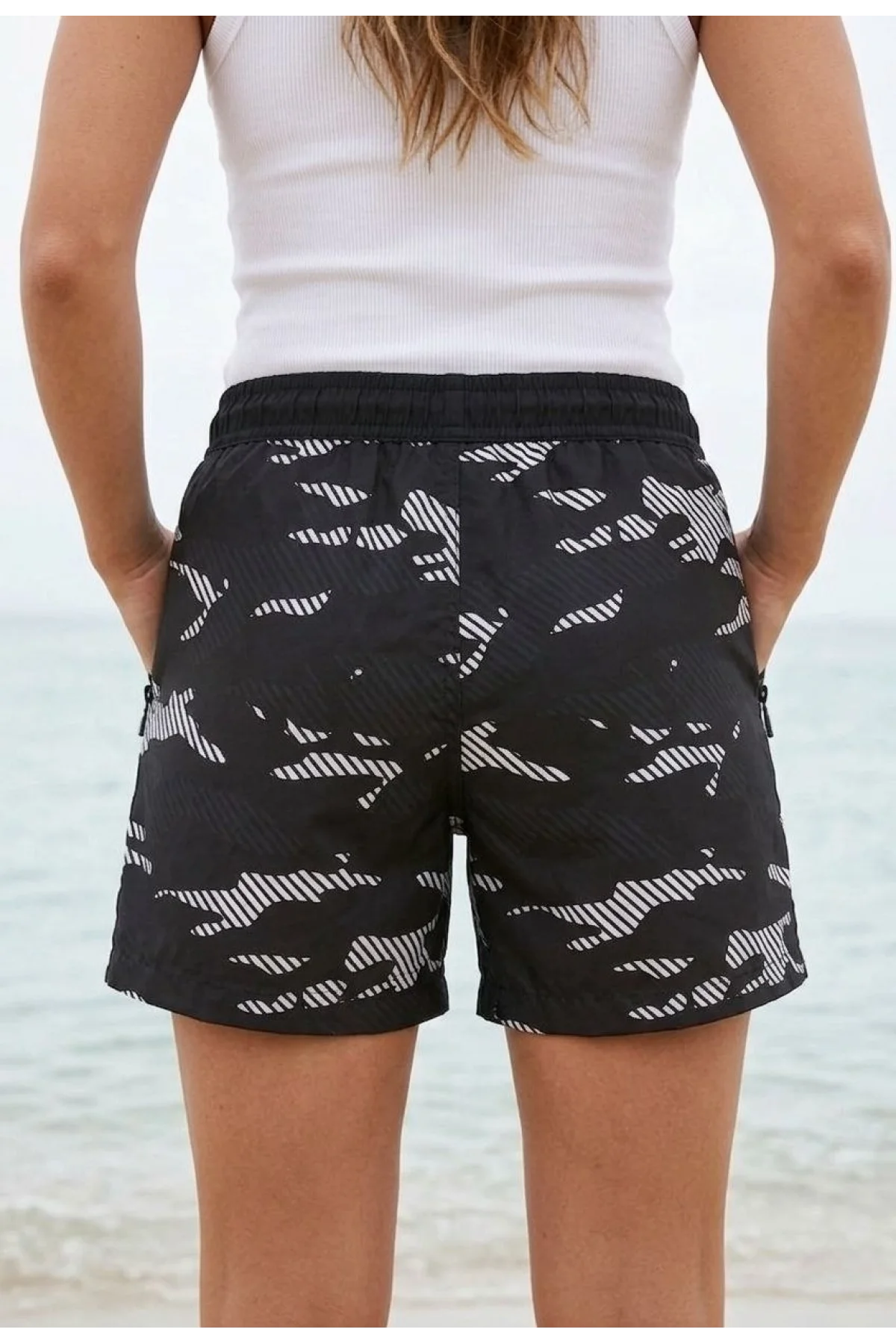 Kadın Deniz Şortu Fermuarlı Cepli File Astarlı Hızlı Kuruyan Premium - Siyah