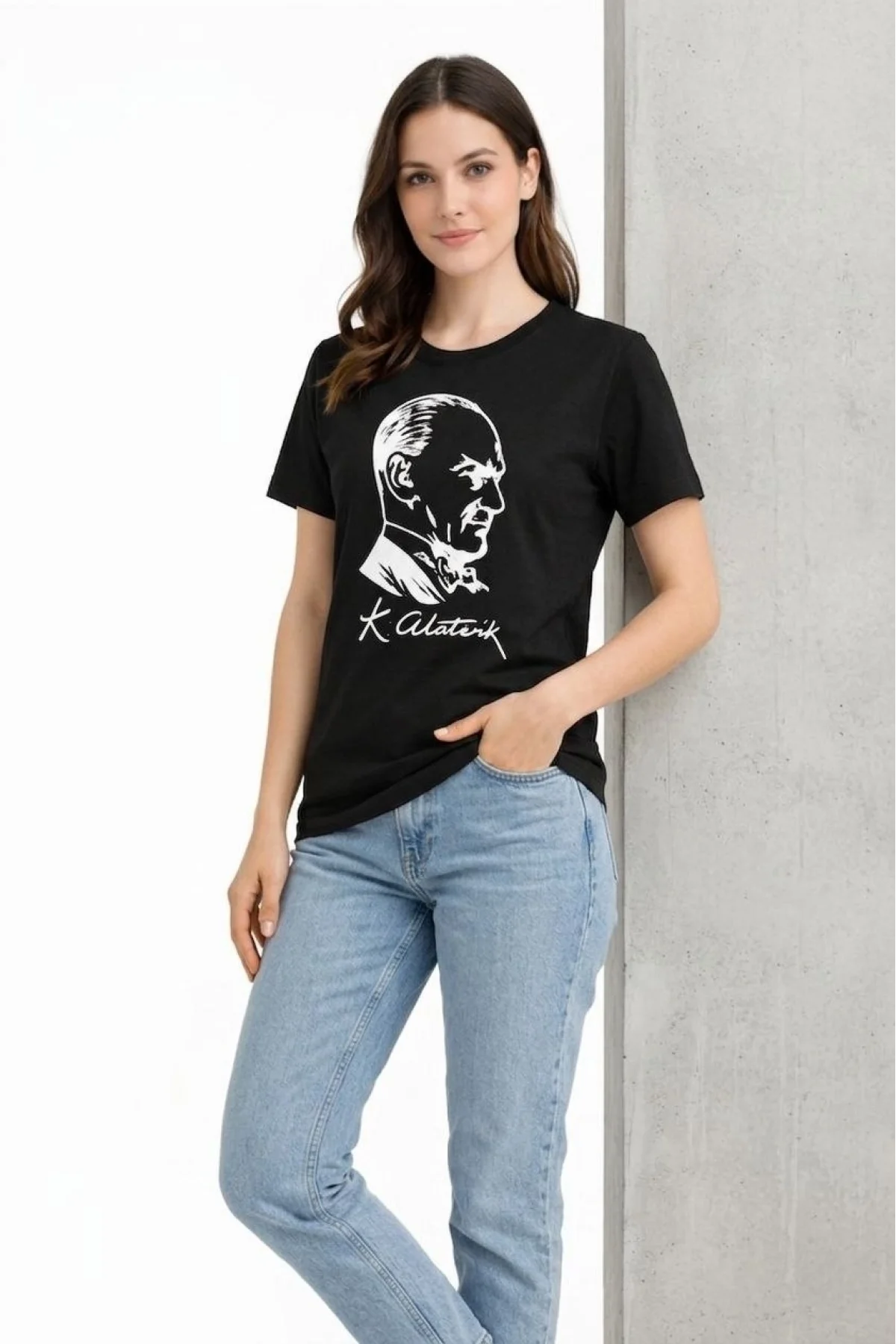 Kadın Atatürk Baskılı Tişört Kısa Kollu Bisiklet Yaka T-Shirt - Siyah