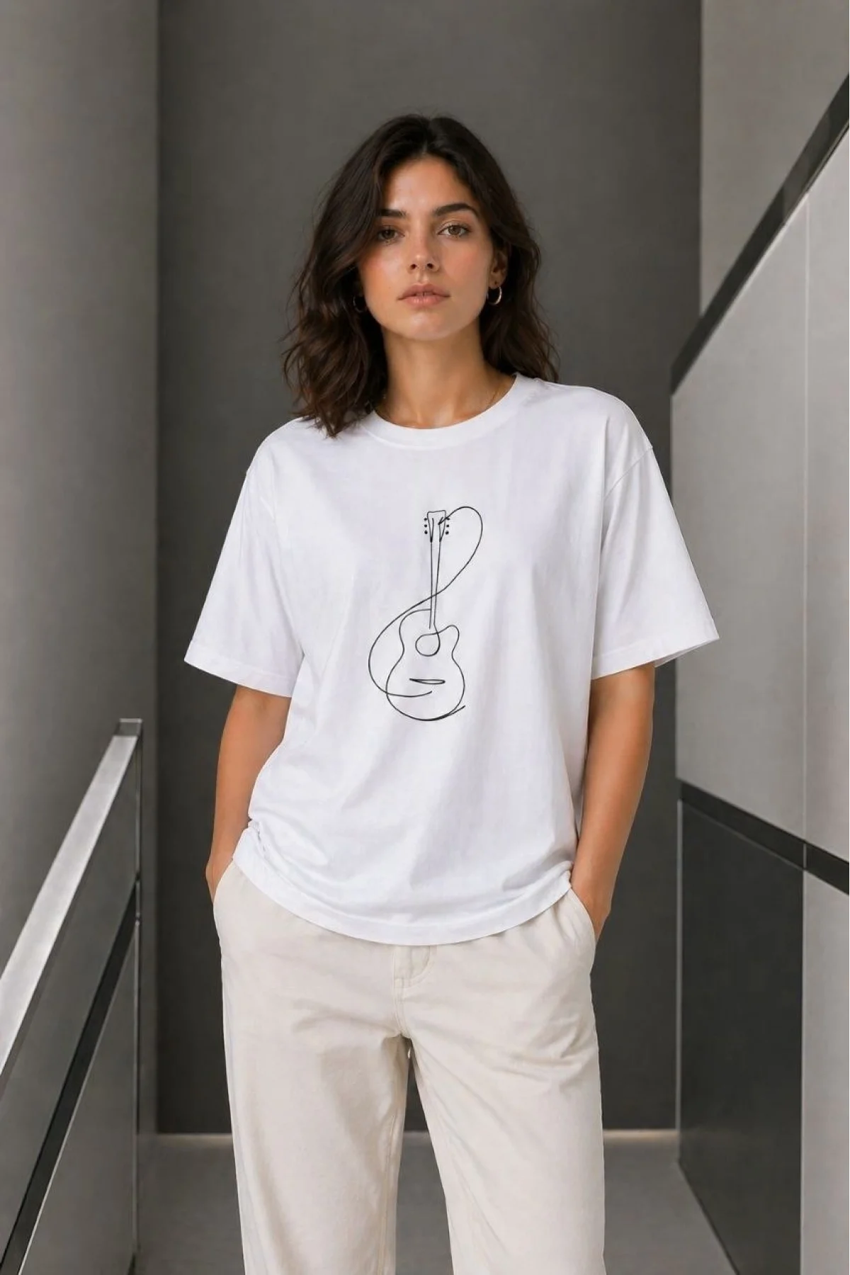 Kadın Minimal Gitar Baskılı Tişört T-Shirt Yazlık Kısa Kol Bisiklet Yaka T-Shirt  - Beyaz