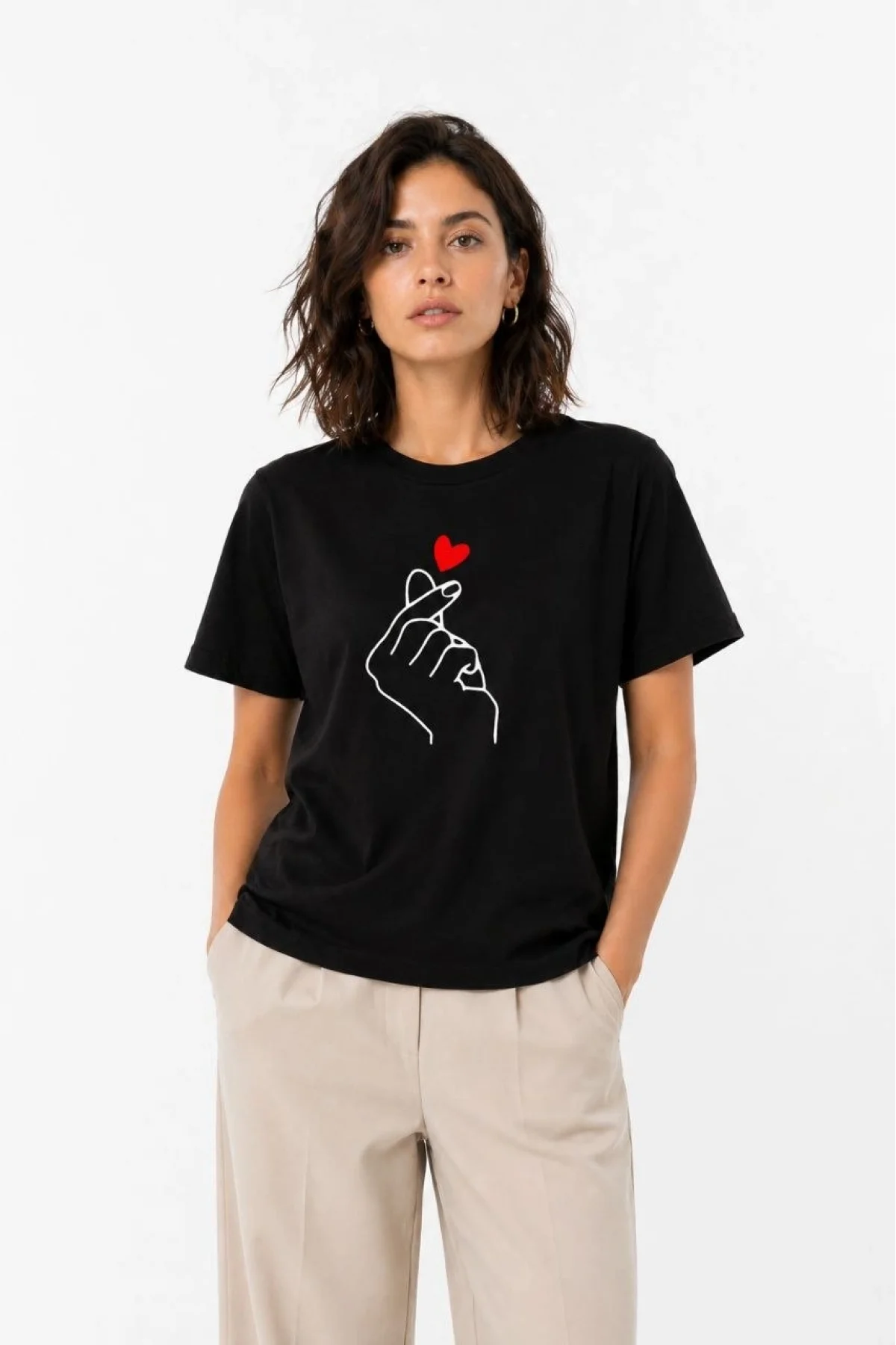 Kadın Kore Parmak Kalp Aşk Temalı Minimal Baskılı Tişört Yazlık Kısa Kol T-Shirt - Siyah