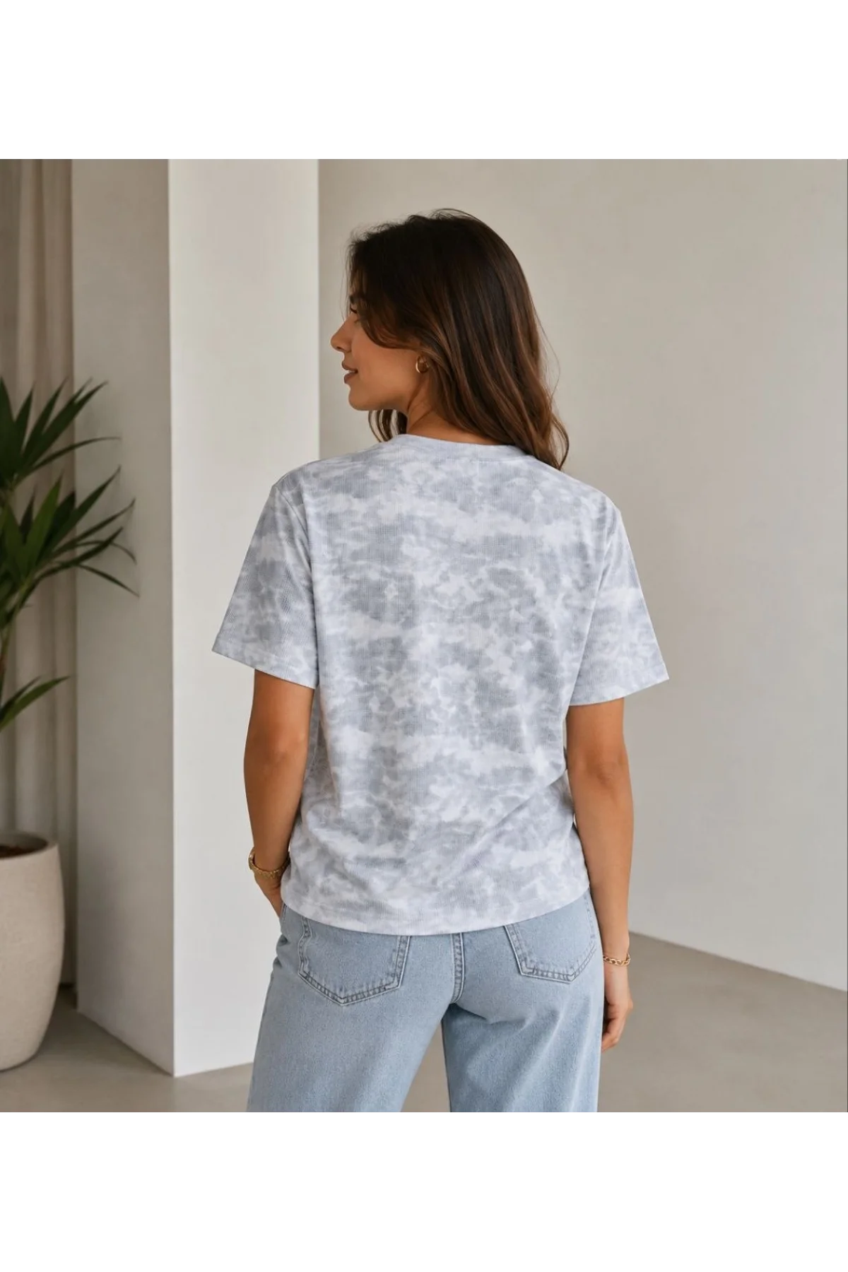Kadın Batik Desenli Tişört Bisiklet Yaka Kısa Kol Regular Fit T-shirt - Gri
