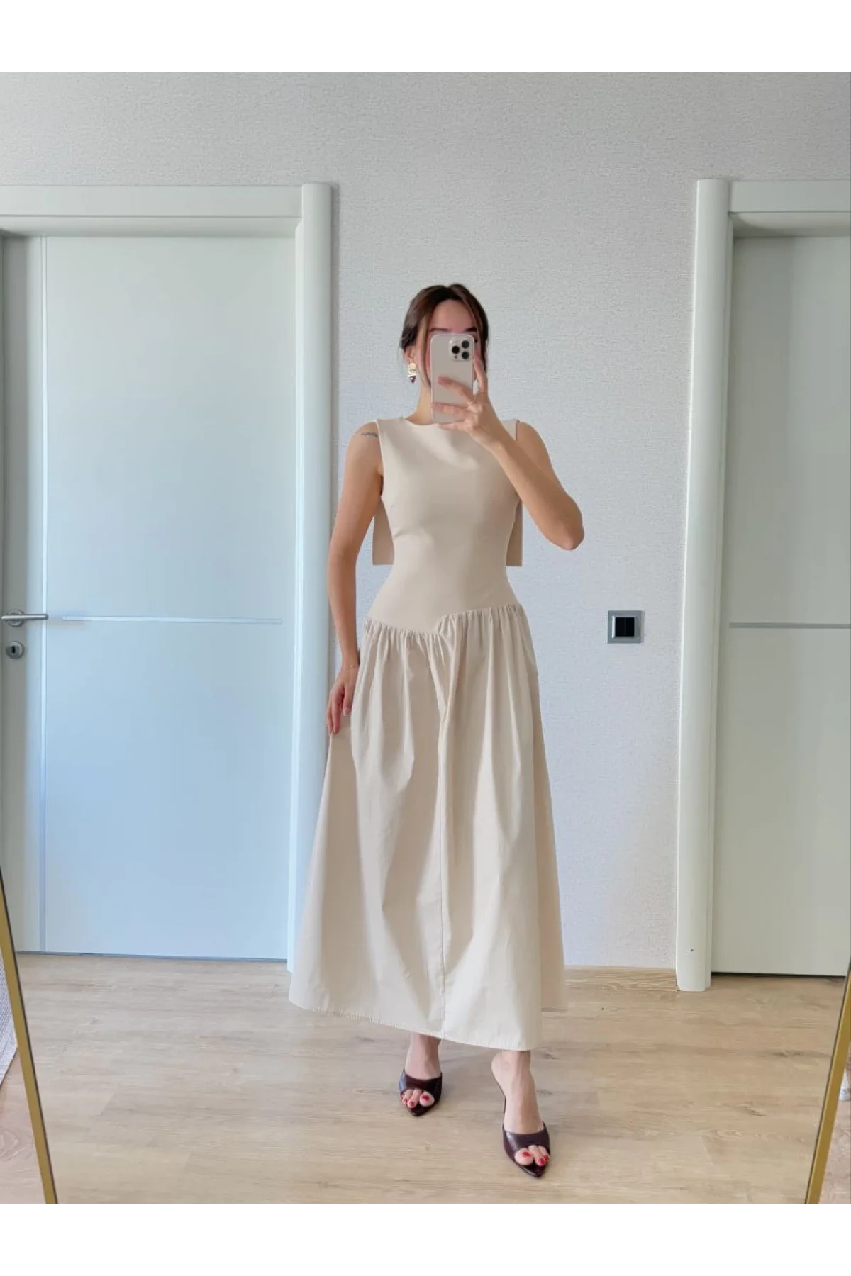 Krep Arkası Kanat Arka Ön Pens Detaylı Uzun Kadın Elbise - Bej