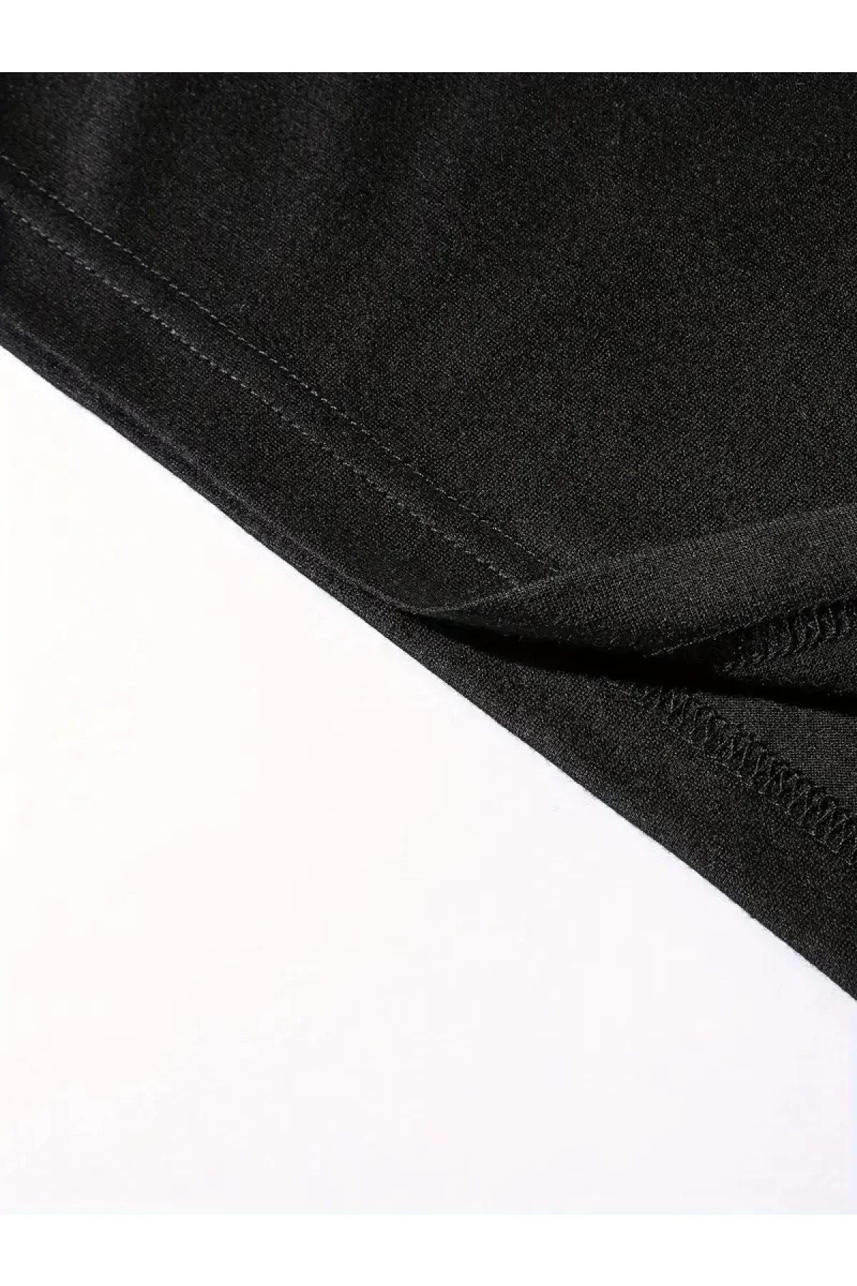 Eşsiz Baskı Tasarımlı Şık Büyük Beden Erkek Tişörtü - Rahat Polyester, Makinede Yıkanabilir, Yuvarlak Yaka - Her Mevsim İçin Mükemmel - Siyah