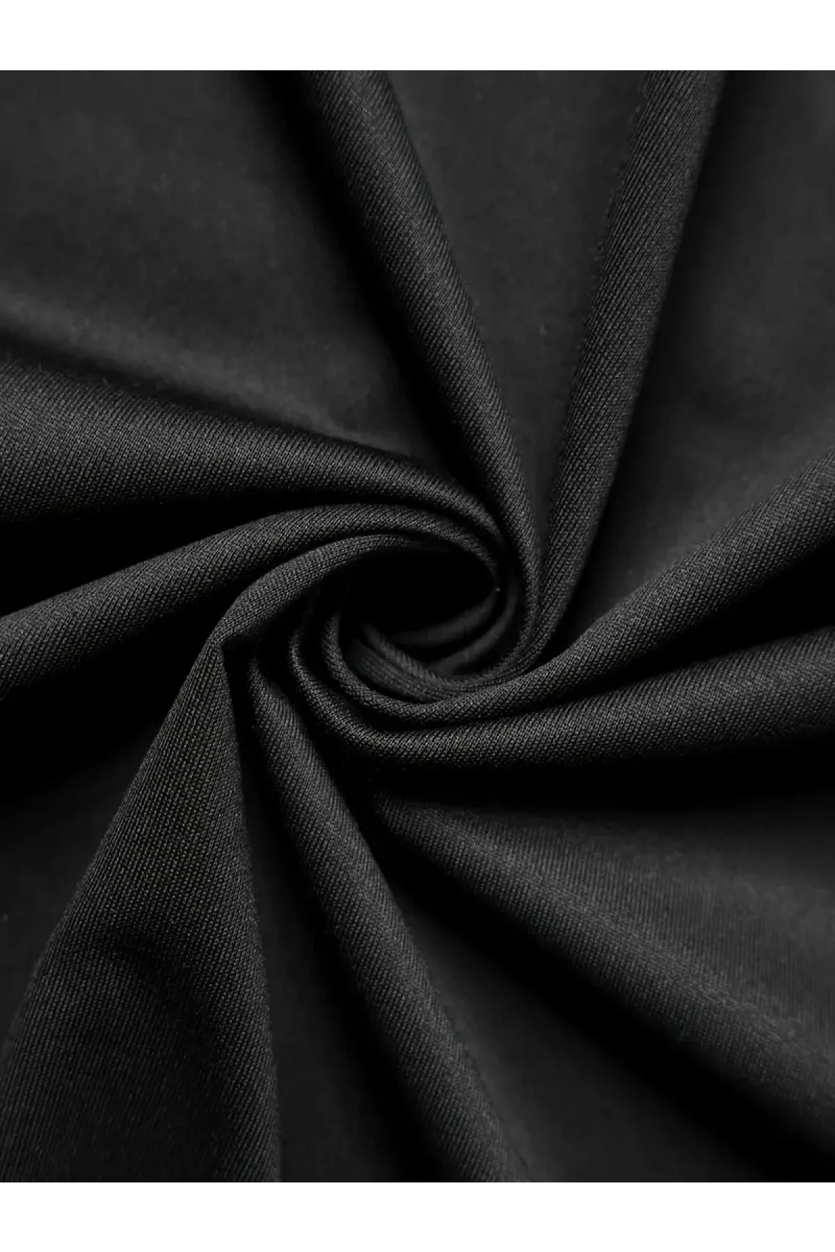 Eşsiz Baskı Tasarımlı Şık Büyük Beden Erkek Tişörtü - Rahat Polyester, Makinede Yıkanabilir, Yuvarlak Yaka - Her Mevsim İçin Mükemmel - Siyah