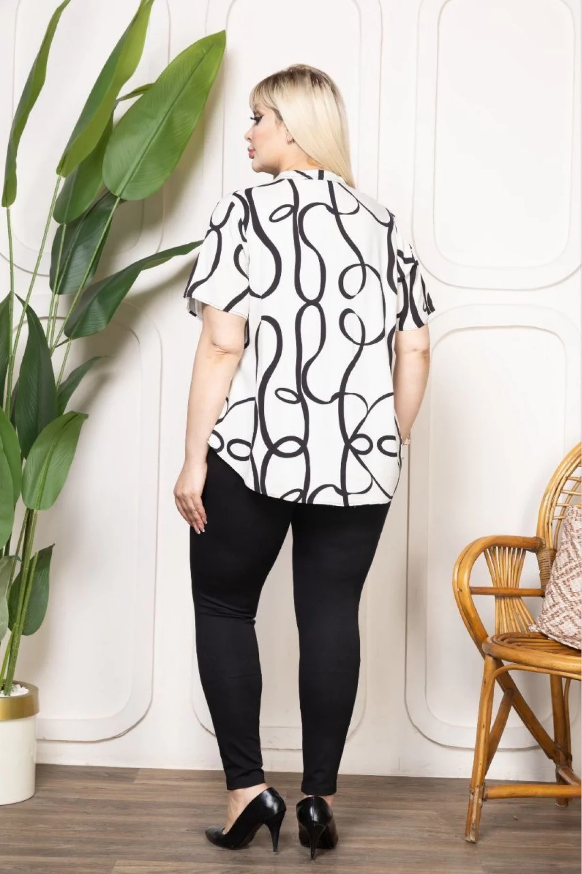 Kadın Desenli Püsküllü Viskon Bluz Bebe Yaka Kısa Kollu Big Size Rahat Kesim - Desenli