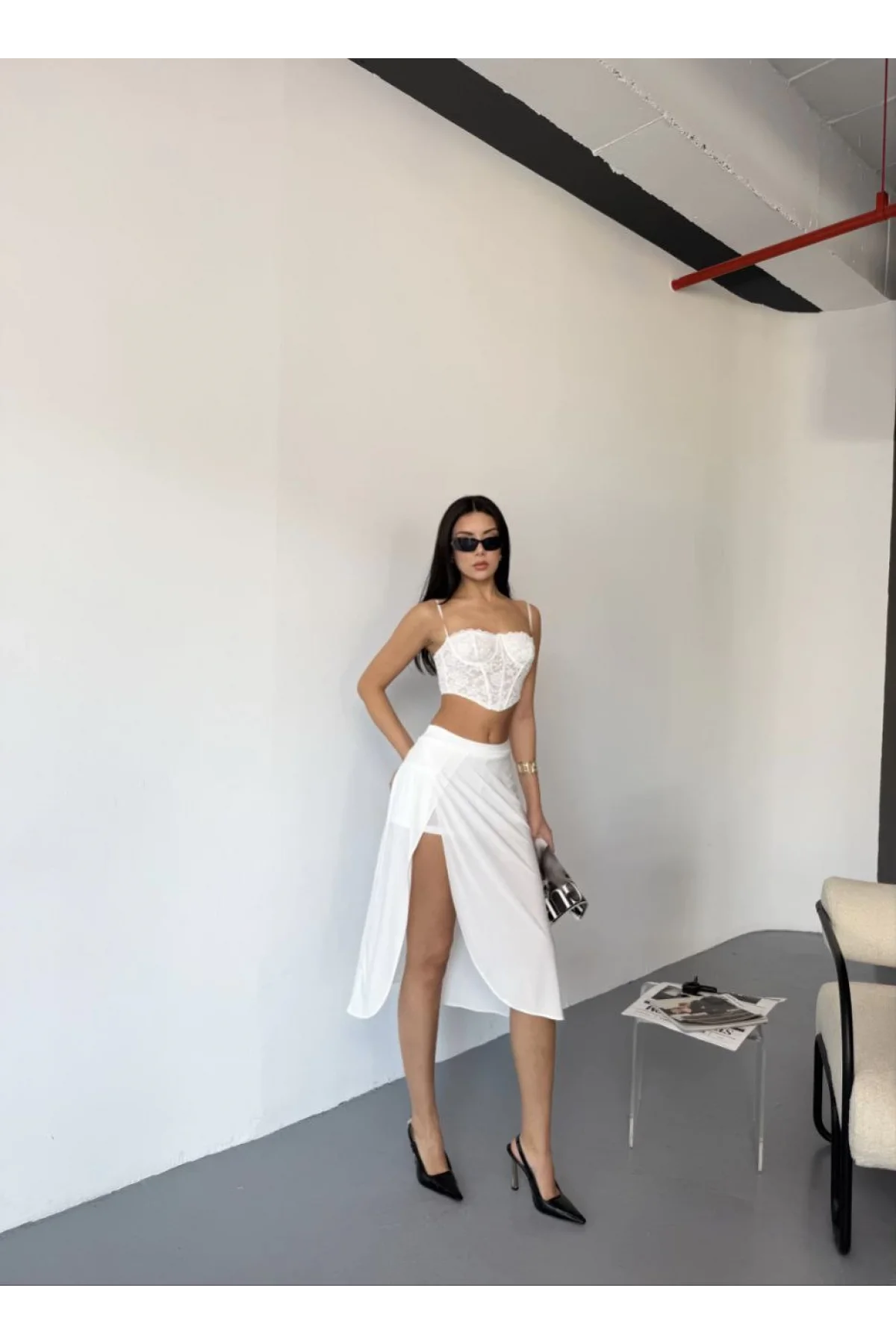 Çepli Şortlu Yırtmaçlı Etek - Beyaz