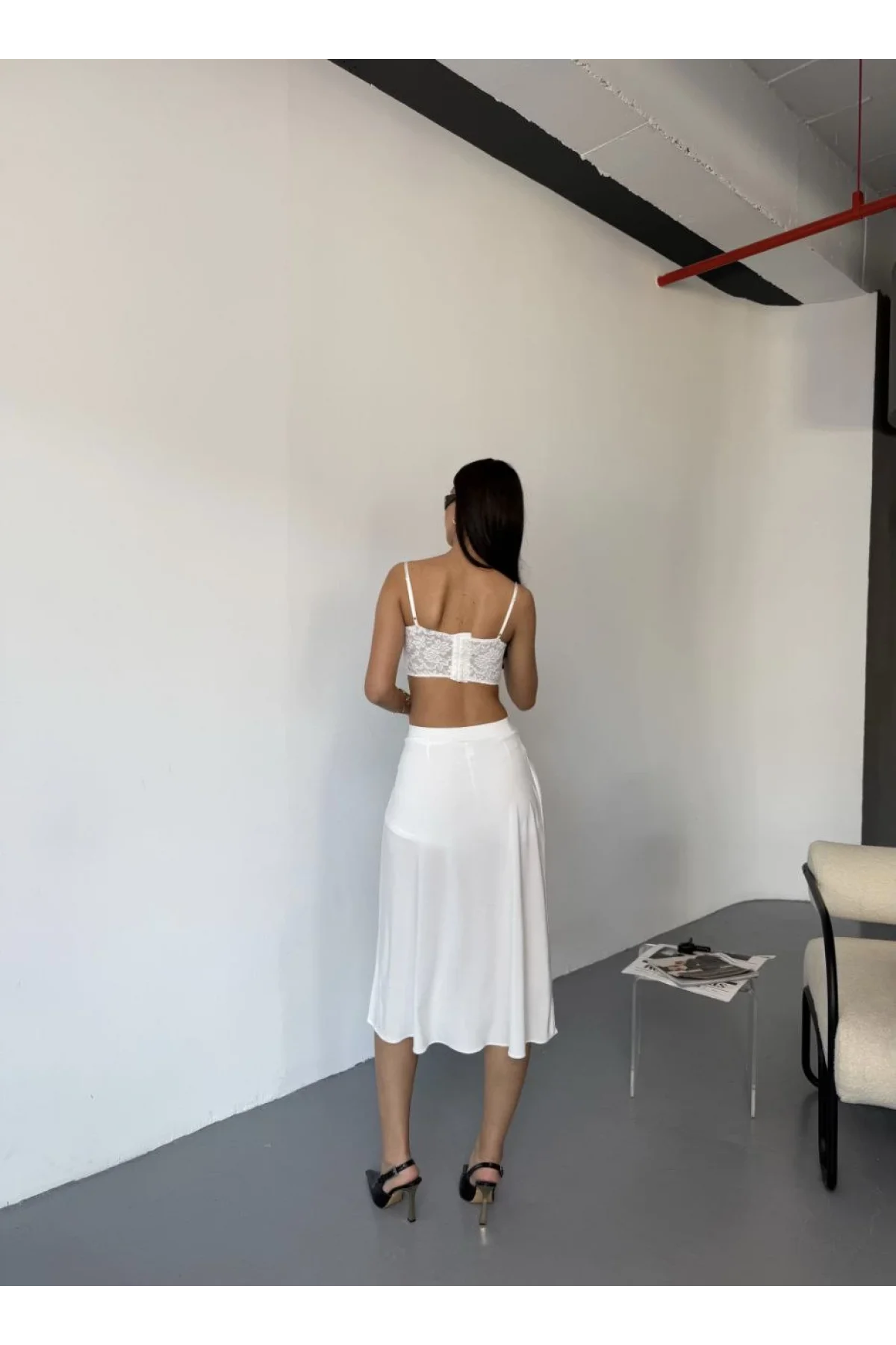 Çepli Şortlu Yırtmaçlı Etek - Beyaz