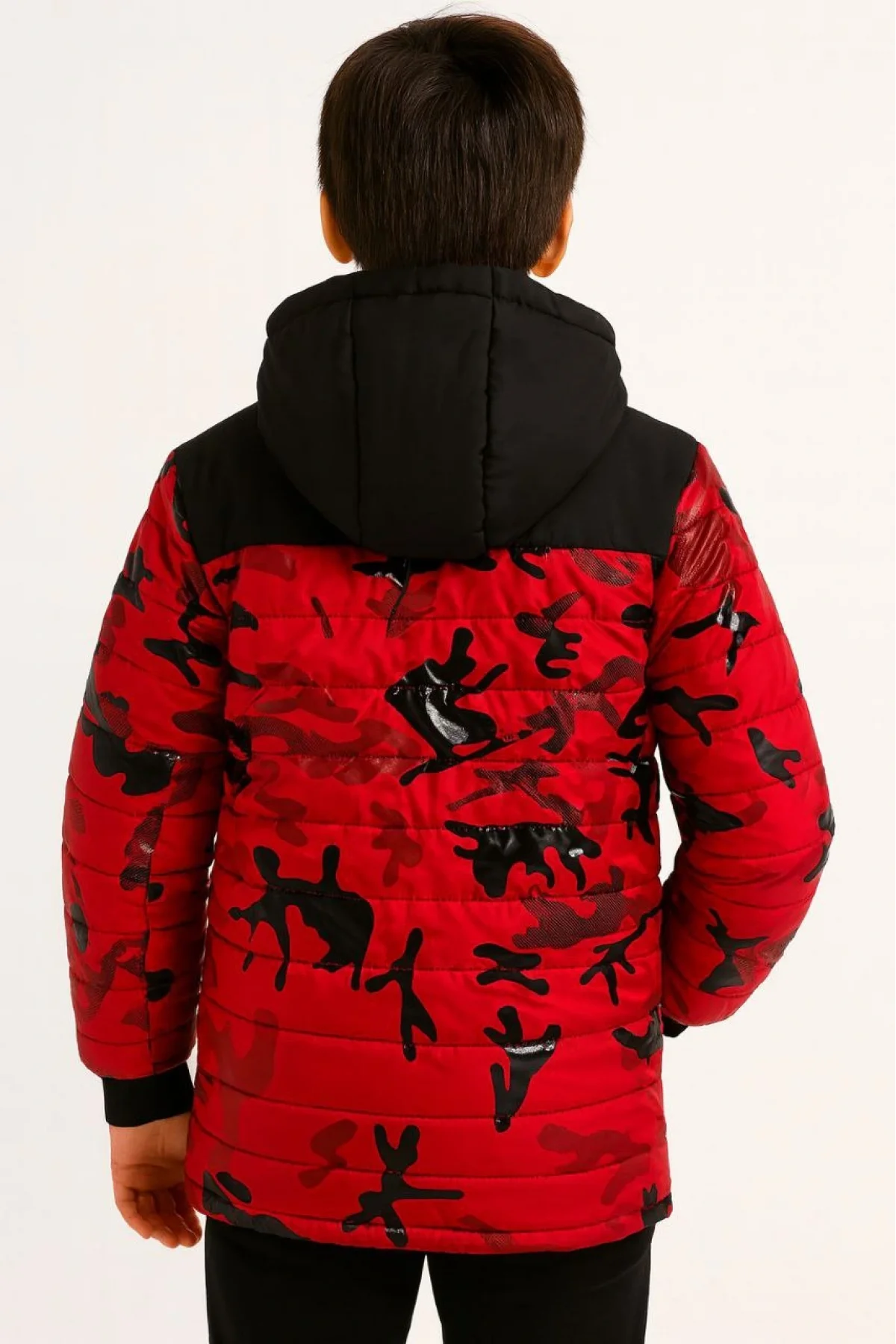 Erkek Çocuk Kamuflaj Desenli Mont İçi Sıcak Tutan Pelüş Astarlı, Kapüşonlu, Fermuarlı Kışlık Su İtici Şişme Mont - Kırmızı