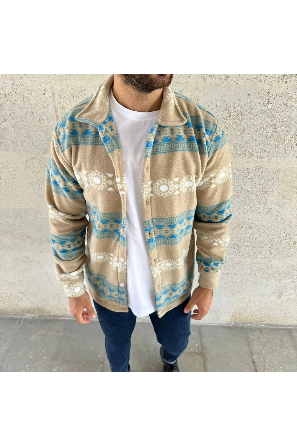 Erkek Desenli Polar Gömlek – Etnik Şerit Desen Yakalı, Uzun Kollu, Düğmeli, Oversize Rahat Kalıp - Sarı