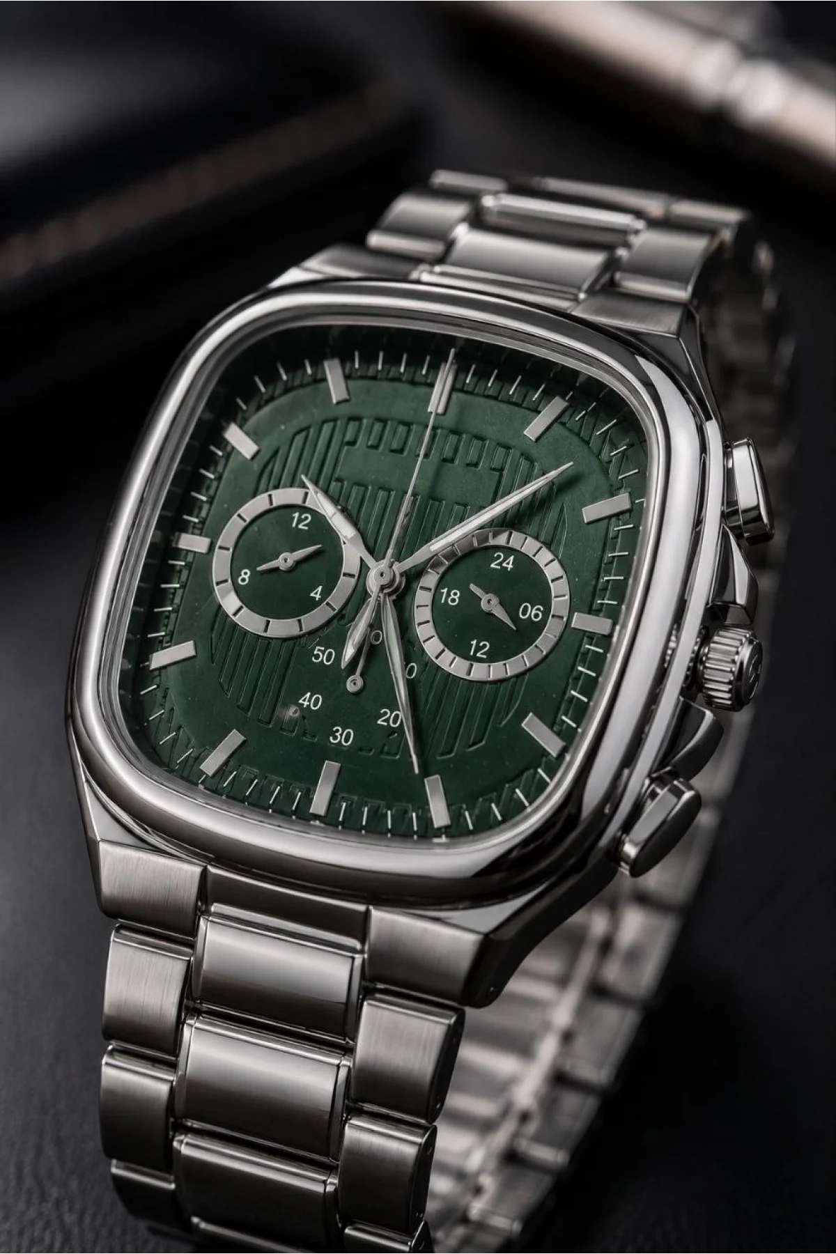 Erkek Gümüş Metal Kordon Analog Kol Saati Yeşil Kadran Takvim Göstergeli - Gümüş