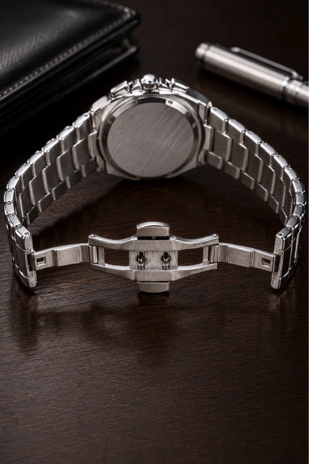 Erkek Gümüş Metal Kordon Analog Kol Saati Yeşil Kadran Takvim Göstergeli - Gümüş