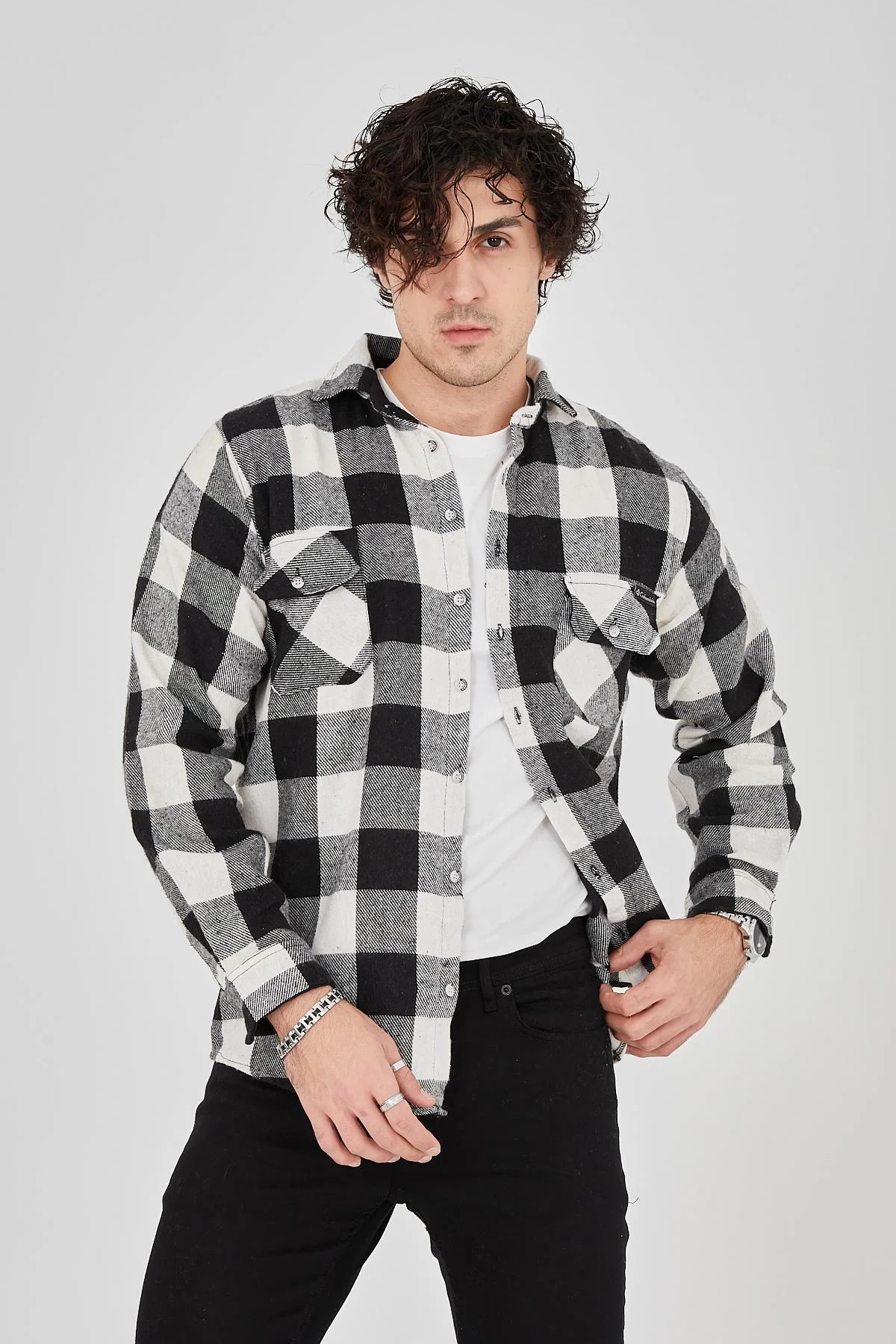 Erkek Oduncu Gömlek – Uzun Kollu, Şardonlu Kumaş, Kareli Desen, Regular Fit, Manşetli, Çift Cepli, Rahat Günlük Bahar & Kış Stil - Siyah