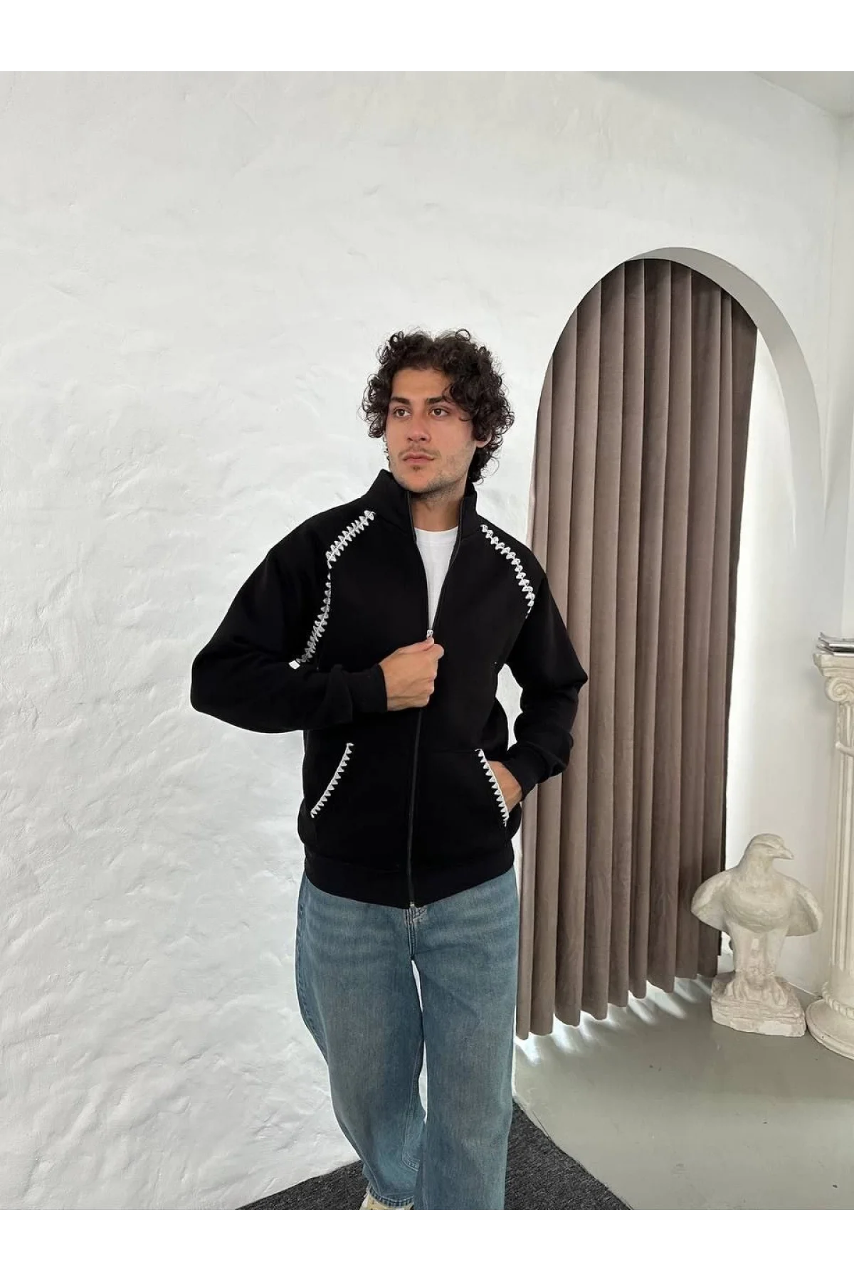 Erkek Oversize Dik Yaka Fermuarlı Sweatshirt - Zincir Nakışli Kanguru Cepli - Siyah