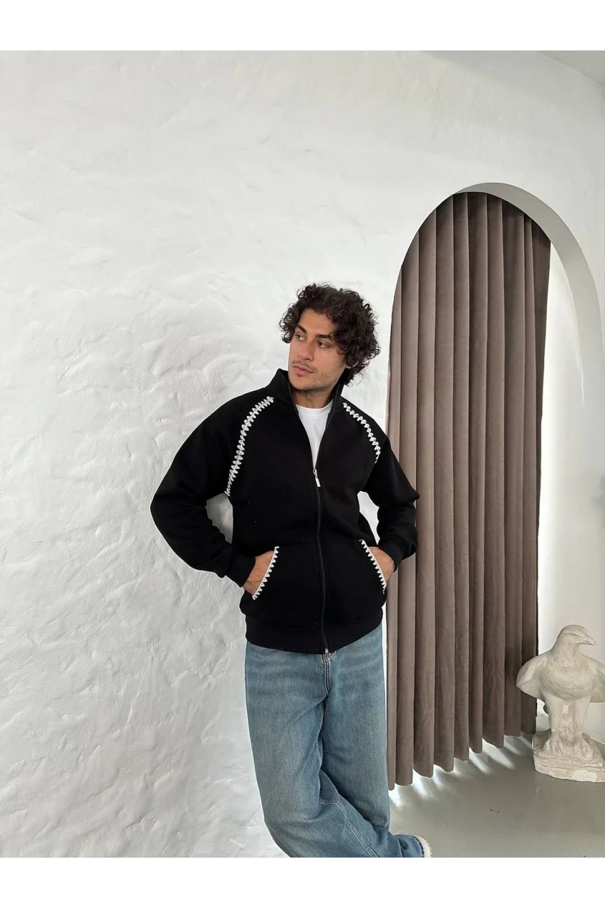 Erkek Oversize Dik Yaka Fermuarlı Sweatshirt - Zincir Nakışli Kanguru Cepli - Siyah