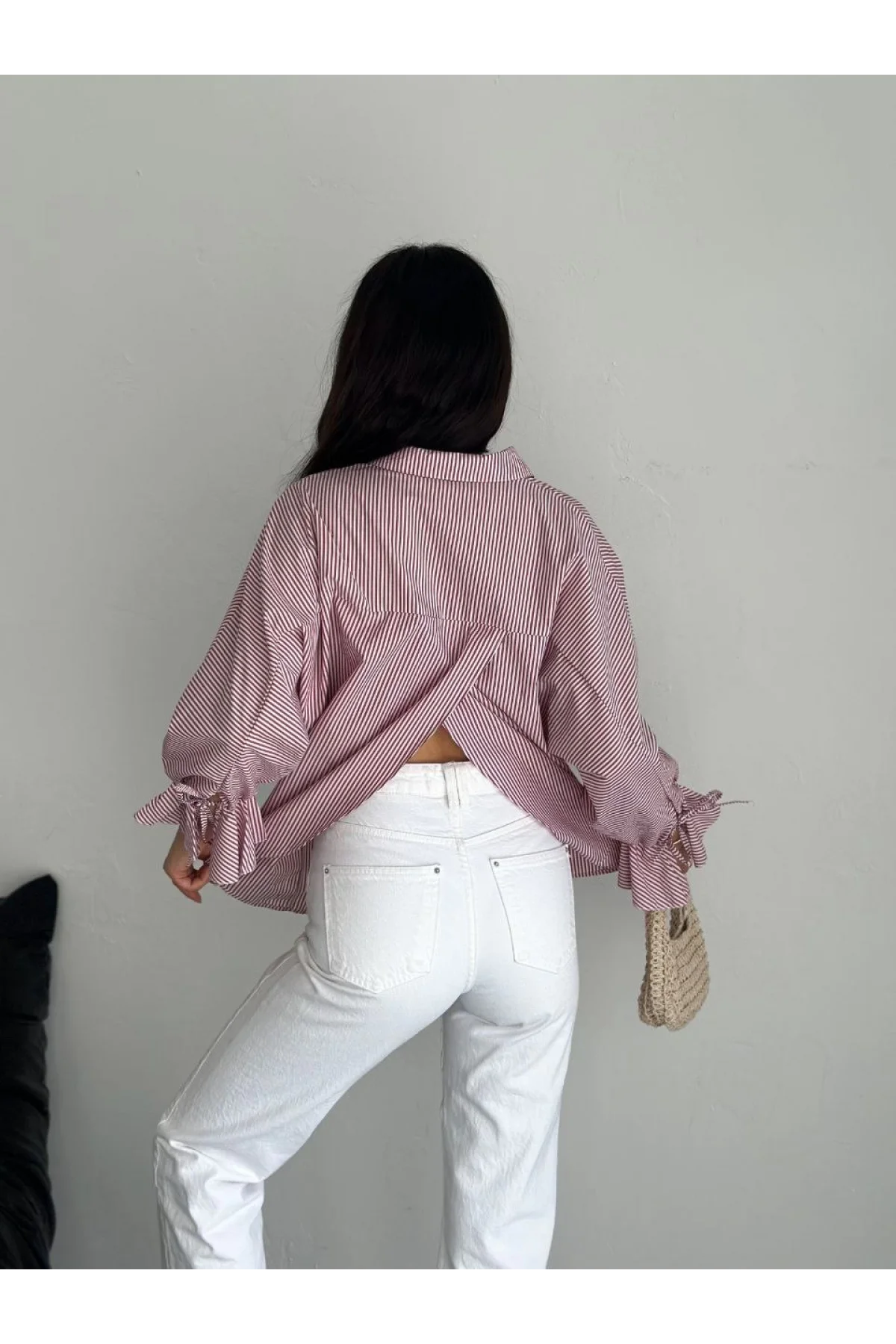 Kadın Arkası Asimetrik Yırtmaç Kesim Detaylı Cizgili Bluz Gömlek - Bordo