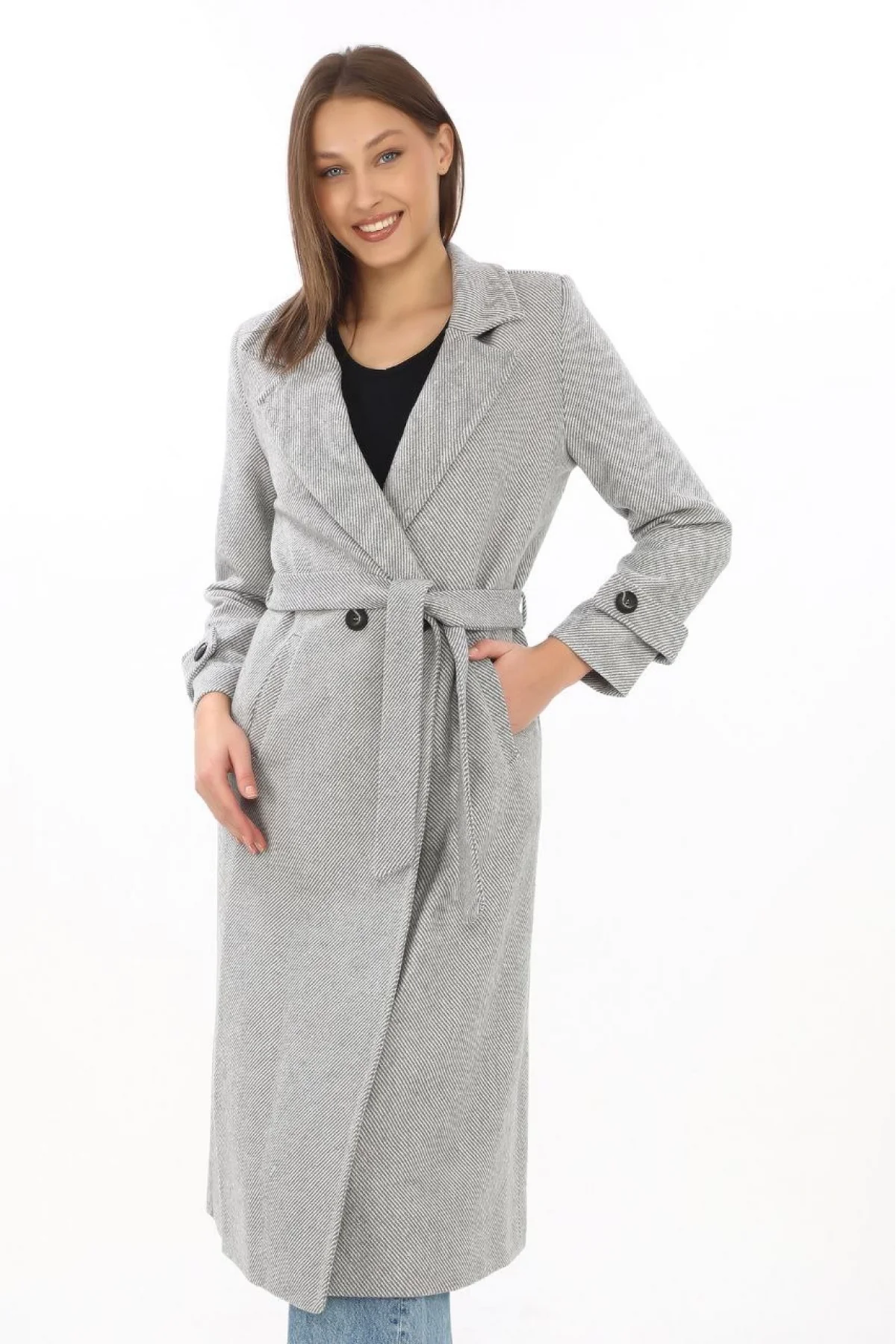 Kadın Balık Sırtı Kaşe Kaban – Uzun Boy Kruvaze Yaka Kuşaklı Astarlı Kışlık Tesettür Kaban, Yünlü Dokuma Kaşmir Kumaş, Cepli Rahat Oversize Kalıp Şık Modern Kaban Mont Modeli (Günlük ve Özel Gün Kombinlerine Uygun) - Gri