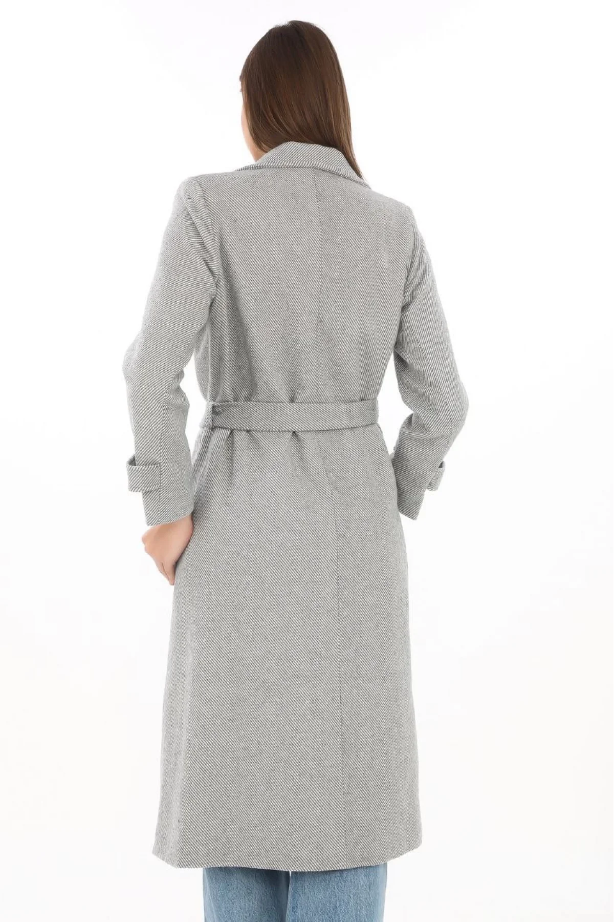 Kadın Balık Sırtı Kaşe Kaban – Uzun Boy Kruvaze Yaka Kuşaklı Astarlı Kışlık Tesettür Kaban, Yünlü Dokuma Kaşmir Kumaş, Cepli Rahat Oversize Kalıp Şık Modern Kaban Mont Modeli (Günlük ve Özel Gün Kombinlerine Uygun) - Gri