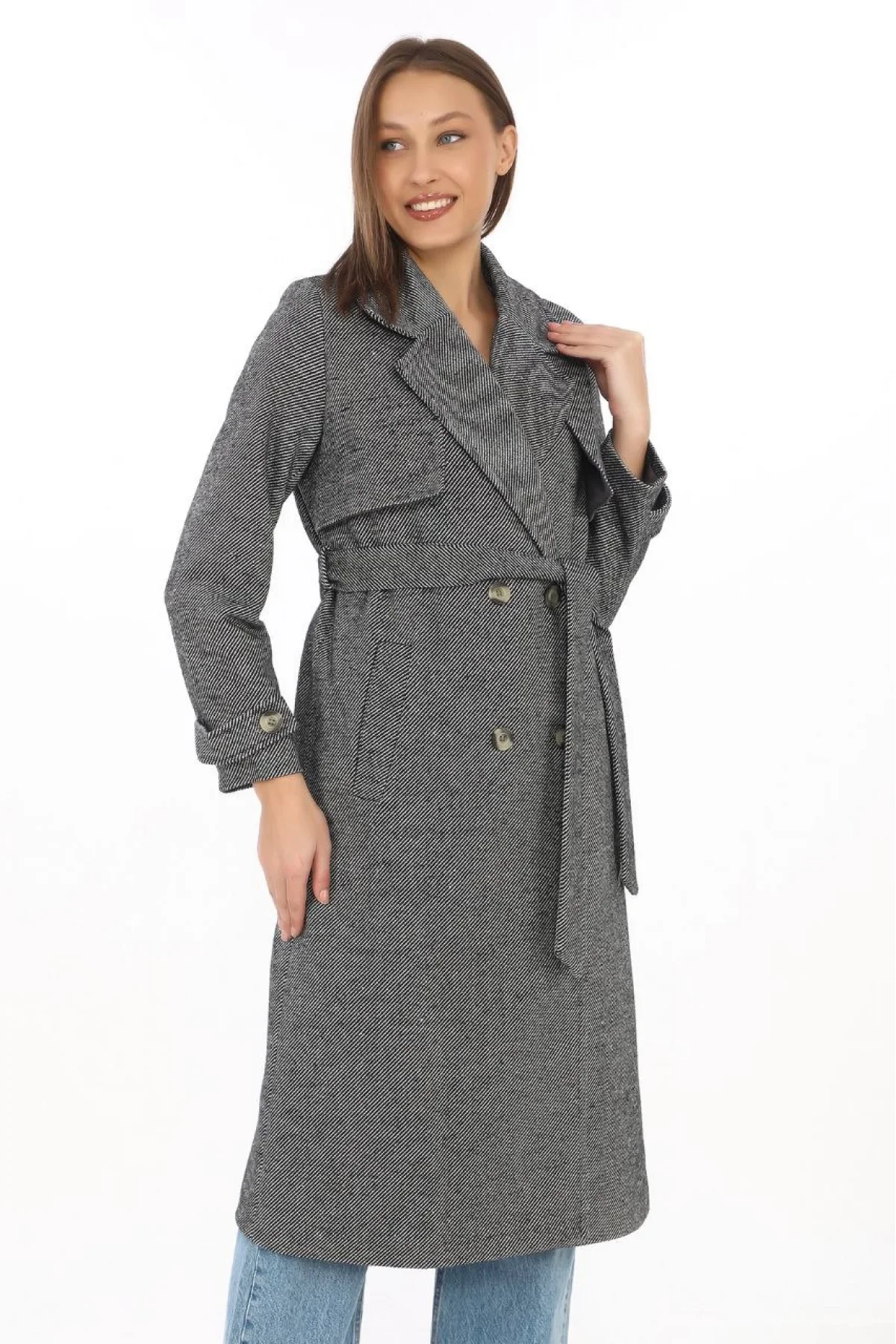 Kadın Uzun Kaşe Kaban – Balık Sırtı Dokuma Kaşmir Kumaş, Kruvaze Yaka, Kuşaklı Cepli Model, Oversize Rahat Kalıp - Boyalı Gri