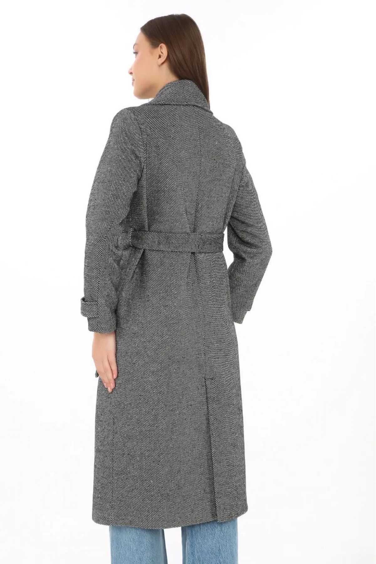 Kadın Uzun Kaşe Kaban – Balık Sırtı Dokuma Kaşmir Kumaş, Kruvaze Yaka, Kuşaklı Cepli Model, Oversize Rahat Kalıp - Boyalı Gri