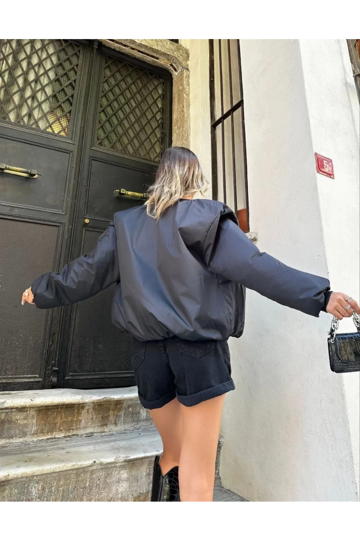 Kadın Oversize Bomber Ceket – Siyah, Fermuarlı, Sokak Modası Tarzı Mont - Siyah