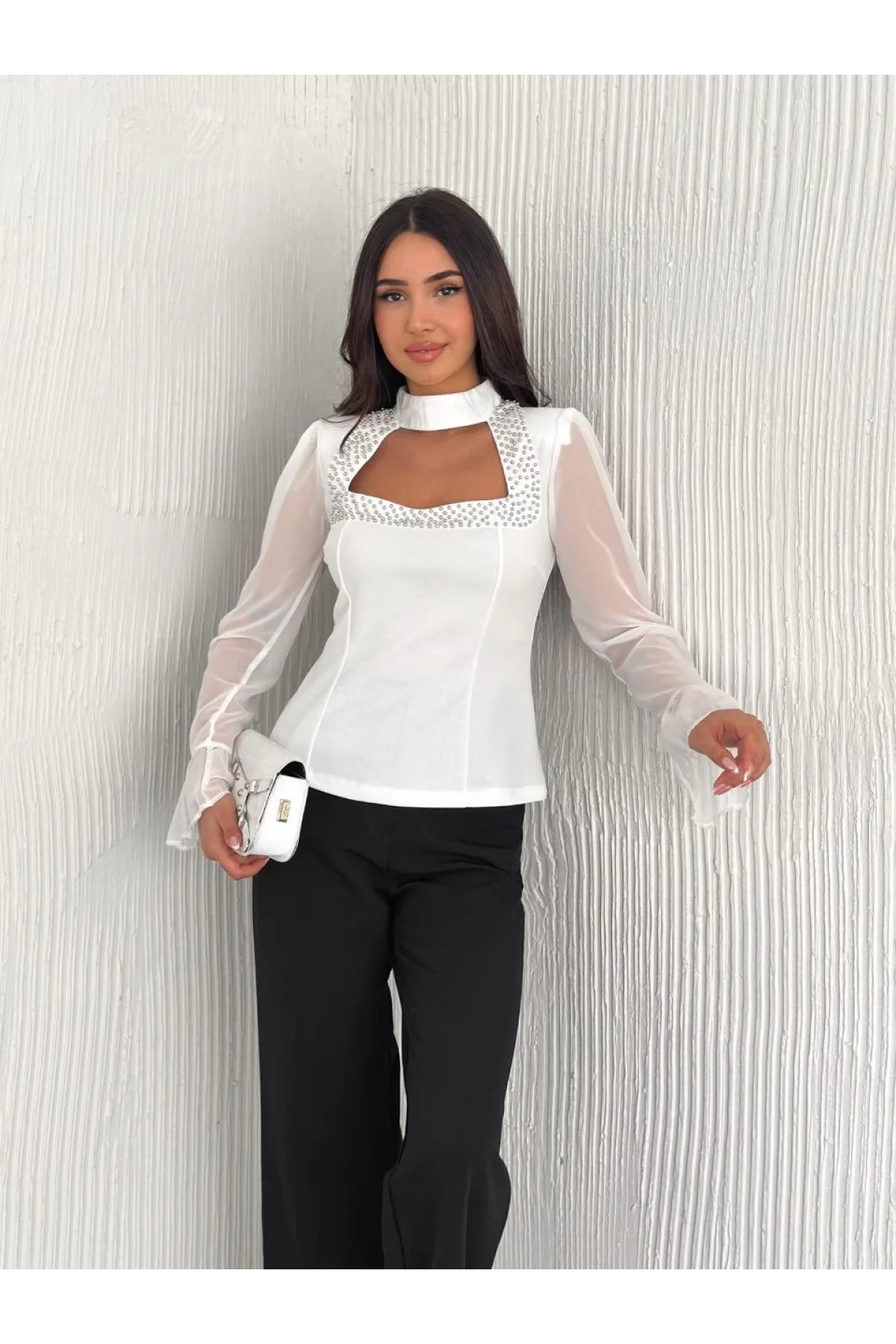 Penye Uzun Kollu Kadın Kolları Şifon Göğüste İnci Boncuk detaylı Bluz - Beyaz