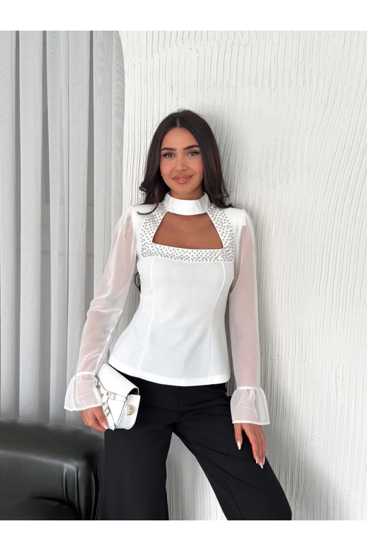 Penye Uzun Kollu Kadın Kolları Şifon Göğüste İnci Boncuk detaylı Bluz - Beyaz