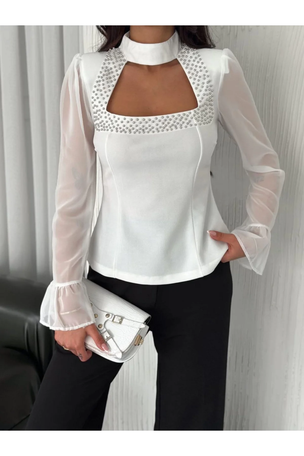 Penye Uzun Kollu Kadın Kolları Şifon Göğüste İnci Boncuk detaylı Bluz - Beyaz