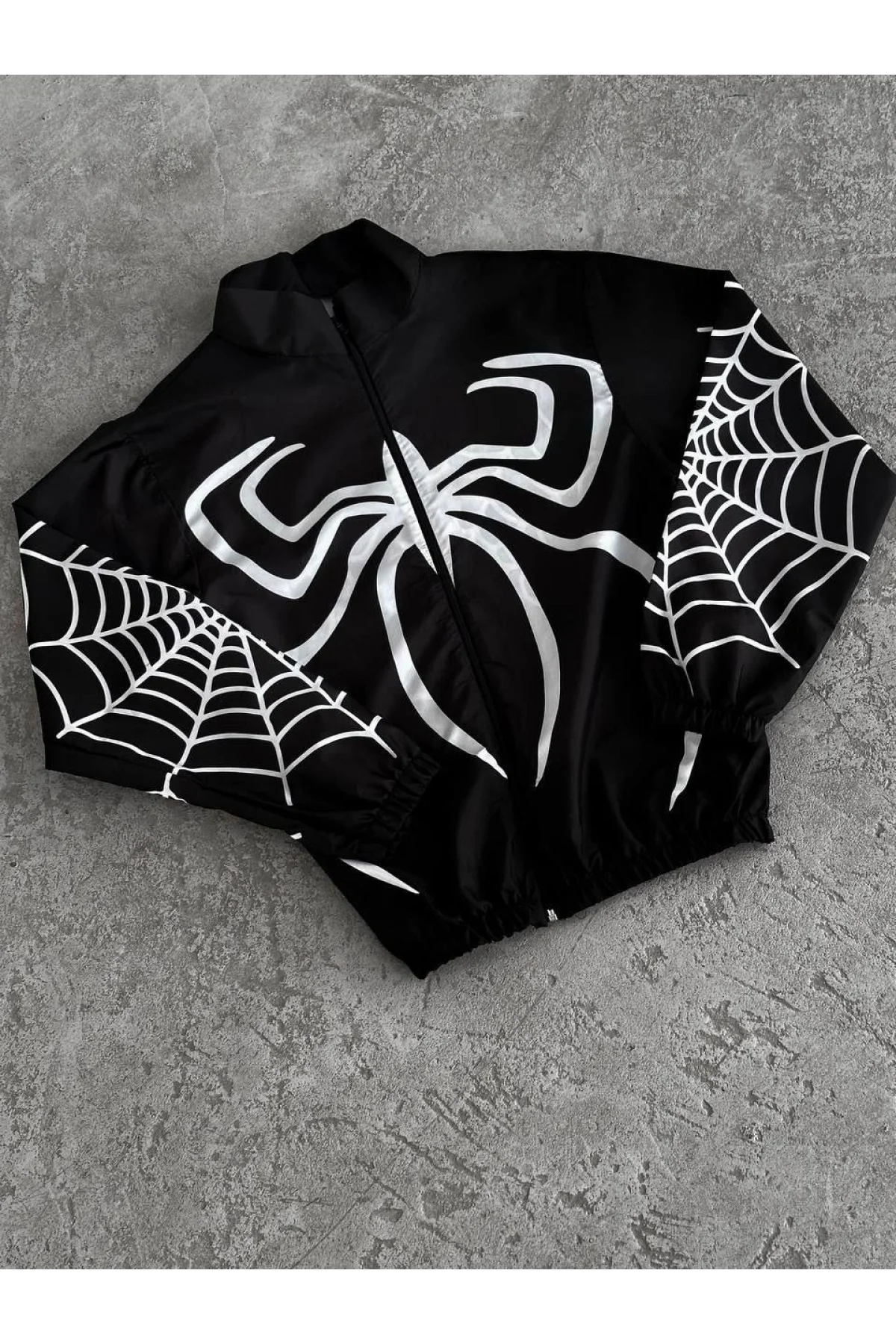 Kadın Örümcek Dijital Baskılı  Rüzgarlık - Siyah