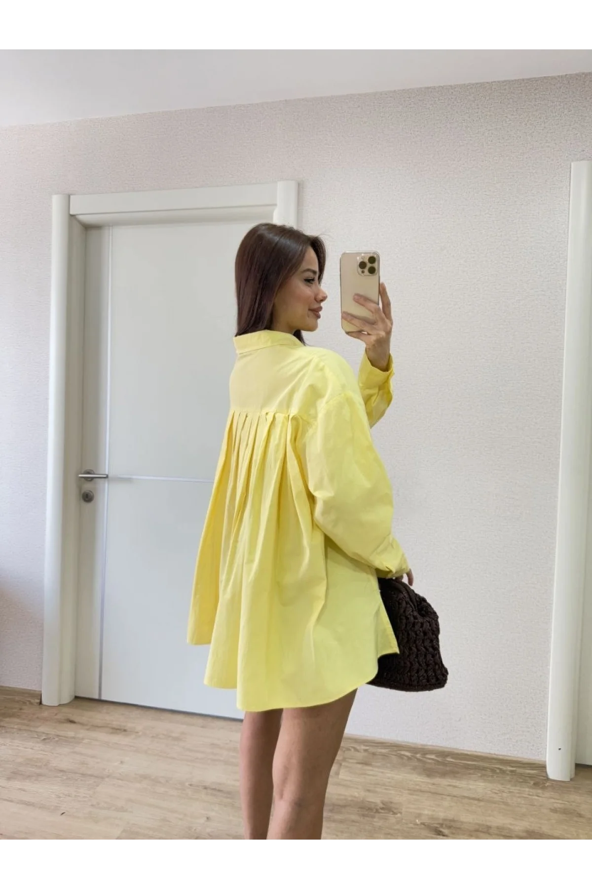 Kadın Oversize Pens Detaylı Cepli Yırtmaçlı Rahat Kalıp Poplin Gömlek - Sarı
