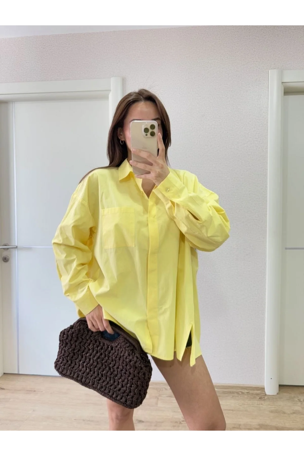 Kadın Oversize Pens Detaylı Cepli Yırtmaçlı Rahat Kalıp Poplin Gömlek - Sarı