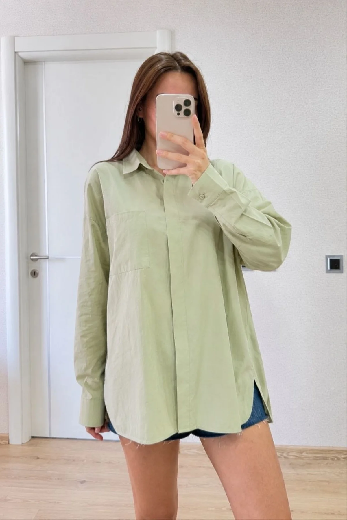 Kadın Oversize Pens Detaylı Cepli Yırtmaçlı Rahat Kalıp Poplin Gömlek - Yeşil