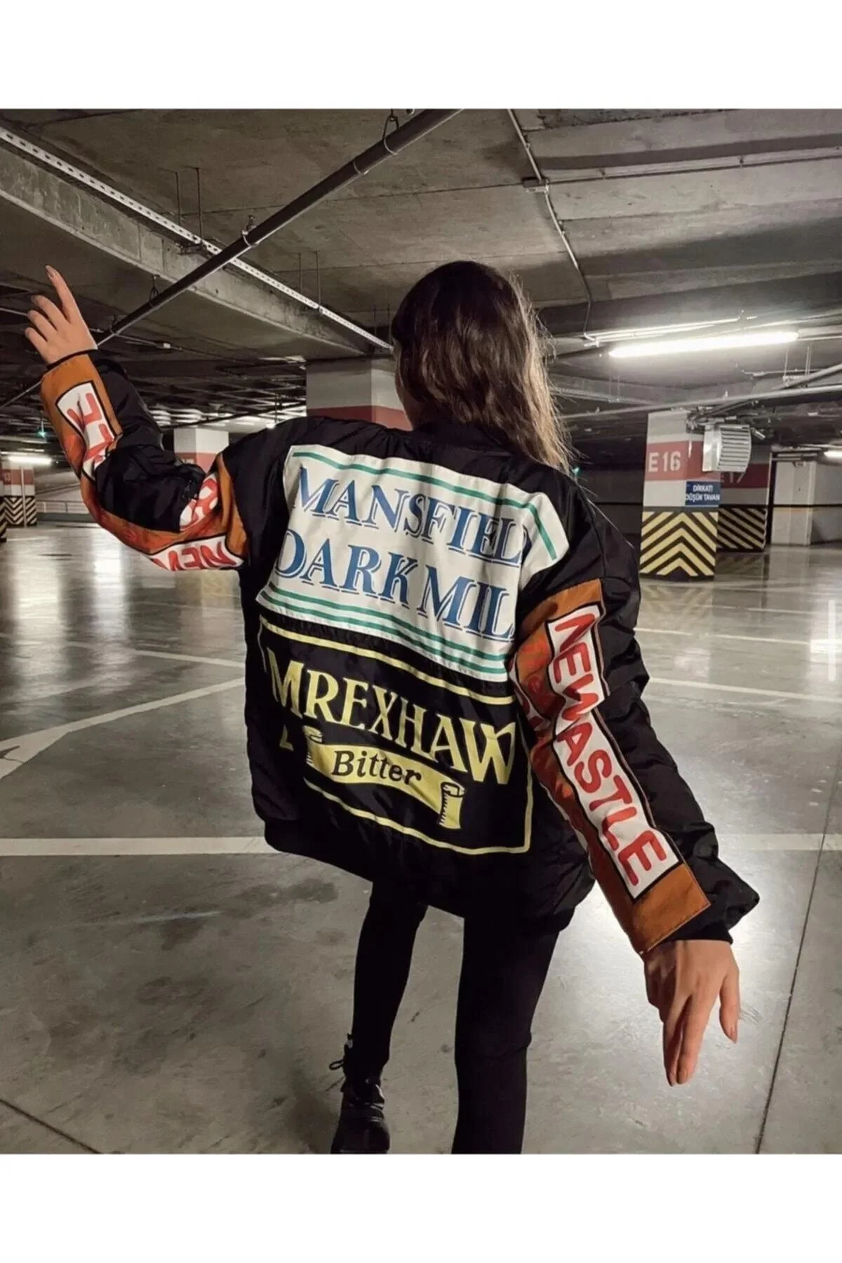 Kadın Sırt ve Kol Parça Baskılı Bomber Ceket - Siyah