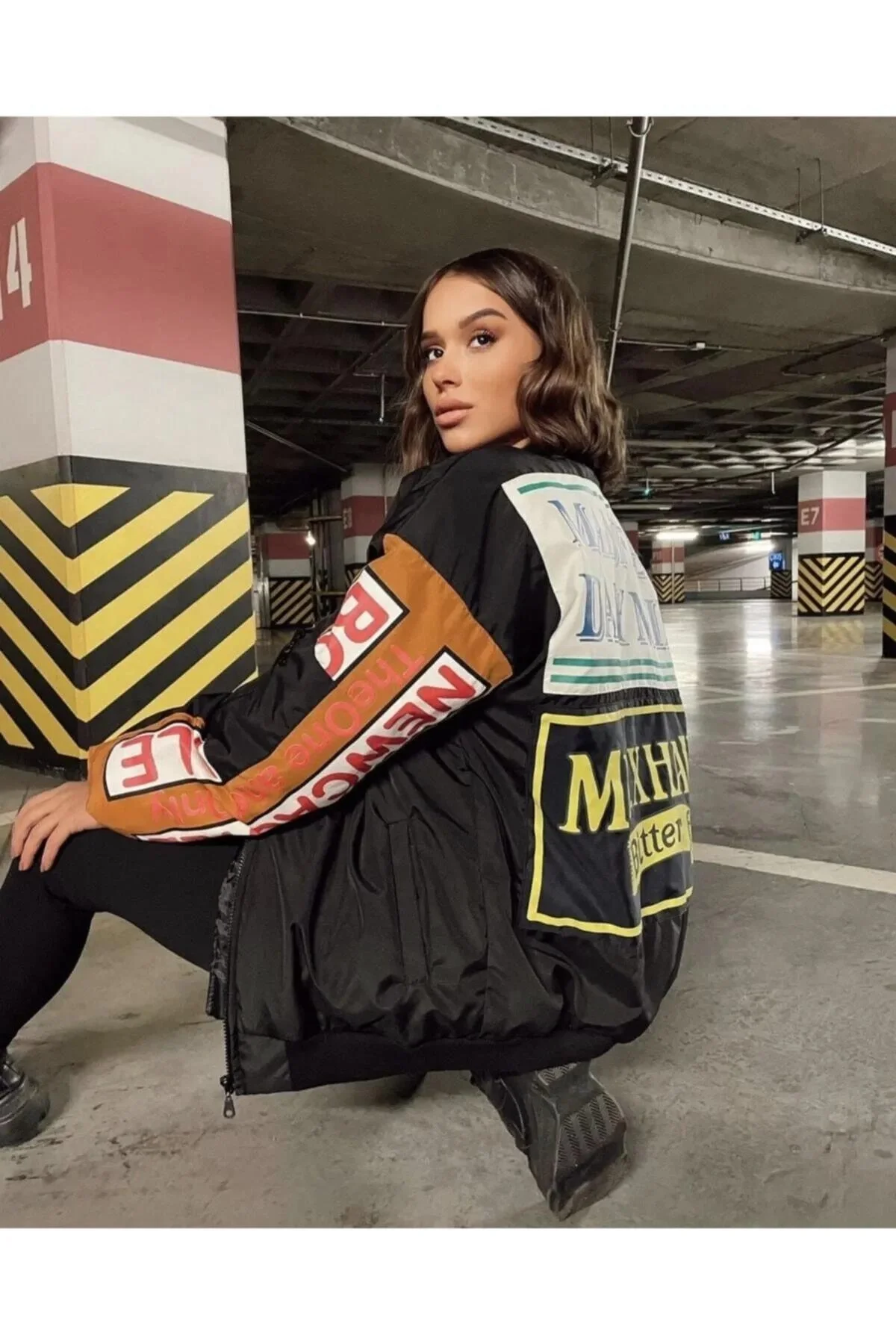 Kadın Sırt ve Kol Parça Baskılı Bomber Ceket - Siyah