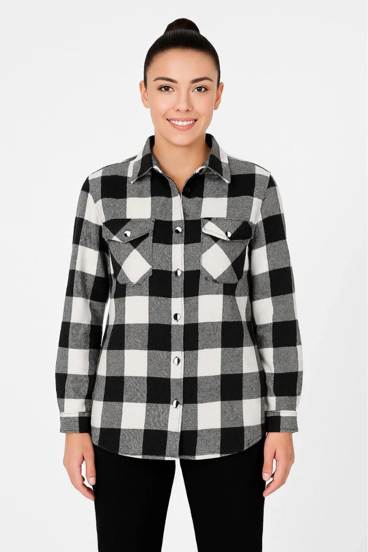Kadın Oduncu Gömlek – Uzun Kollu, Şardonlu Kumaş, Kırmızı Beyaz Kareli Desen, Regular Fit, Çift Cepli, Manşetli Günlük Şık Stil - Siyah